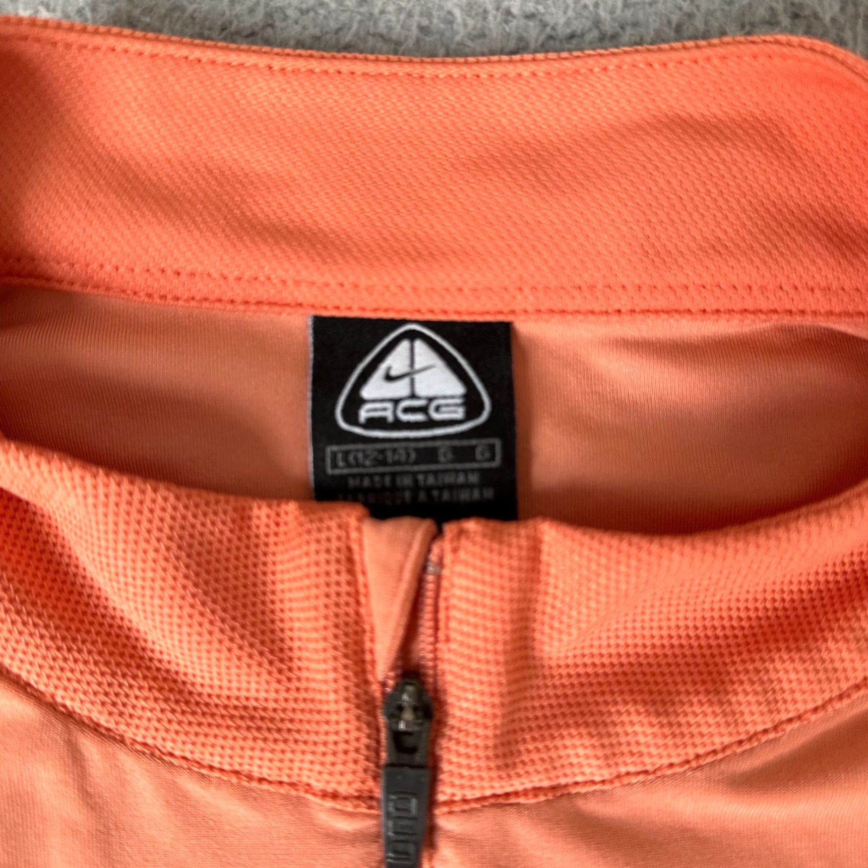 Nike Nike ACG Shirt Womens L Orange 1/4 Zip Back Pocket Cropped 90s Running T-Shirt Pullover Sleeveless Front Swoosh Size L / US 10 / IT 46 - 5 Thumbnail