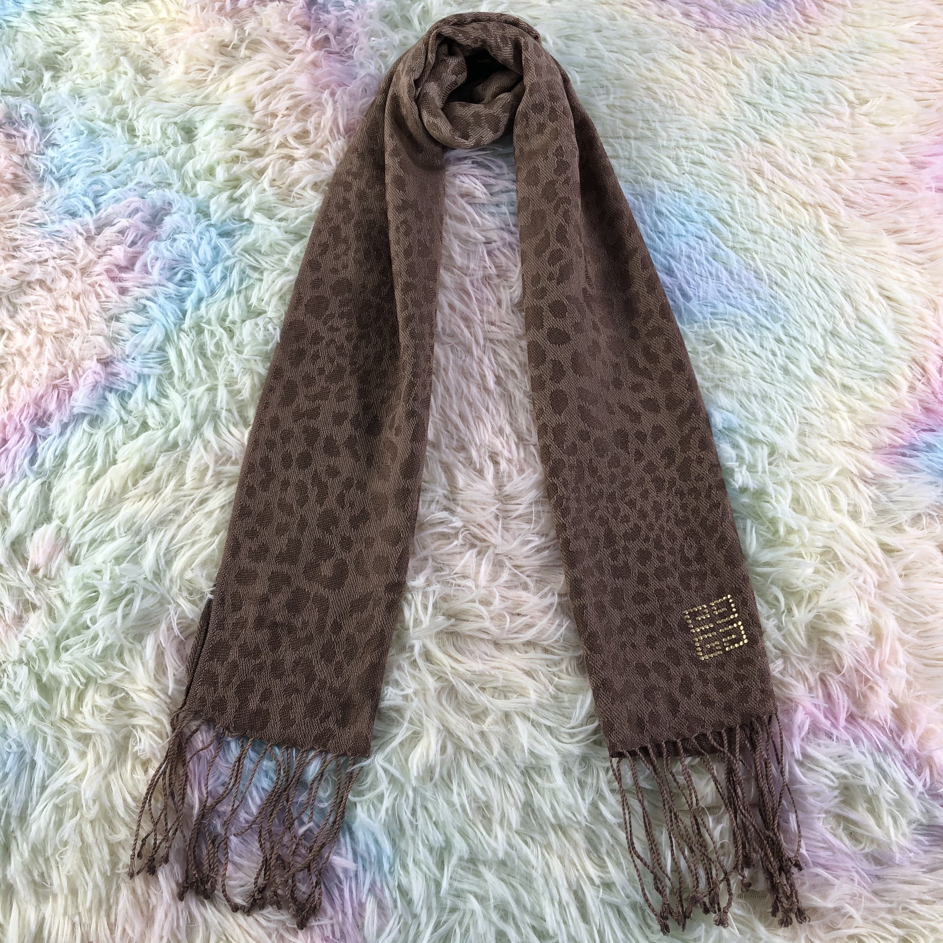 Givenchy Scarf / Muffler / Neckwear - KM409
