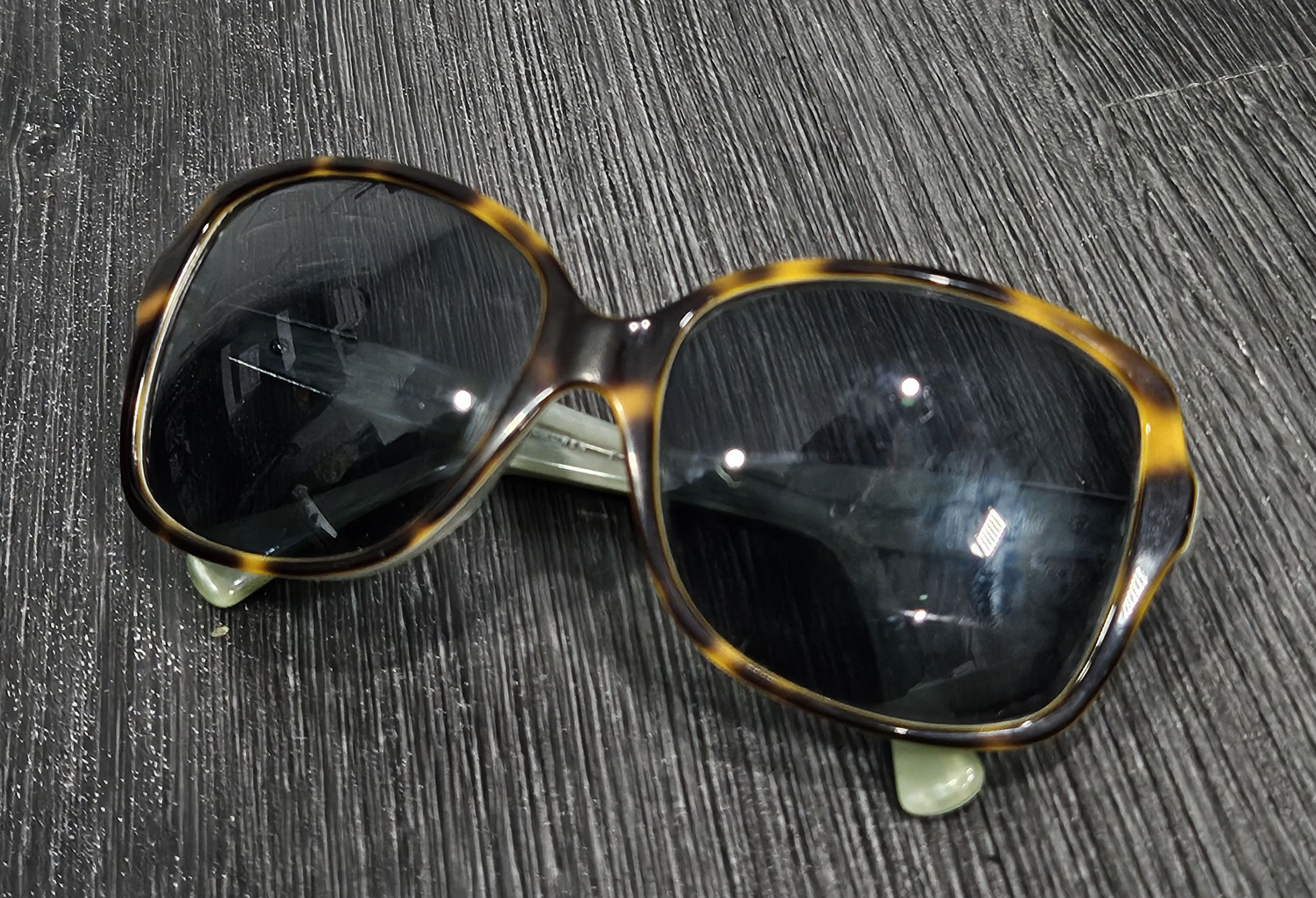 Ralph Lauren Ralph Lauren Oversized Sunglasses – Tortoise Shell Frame Size ONE SIZE - 1 Thumbnail