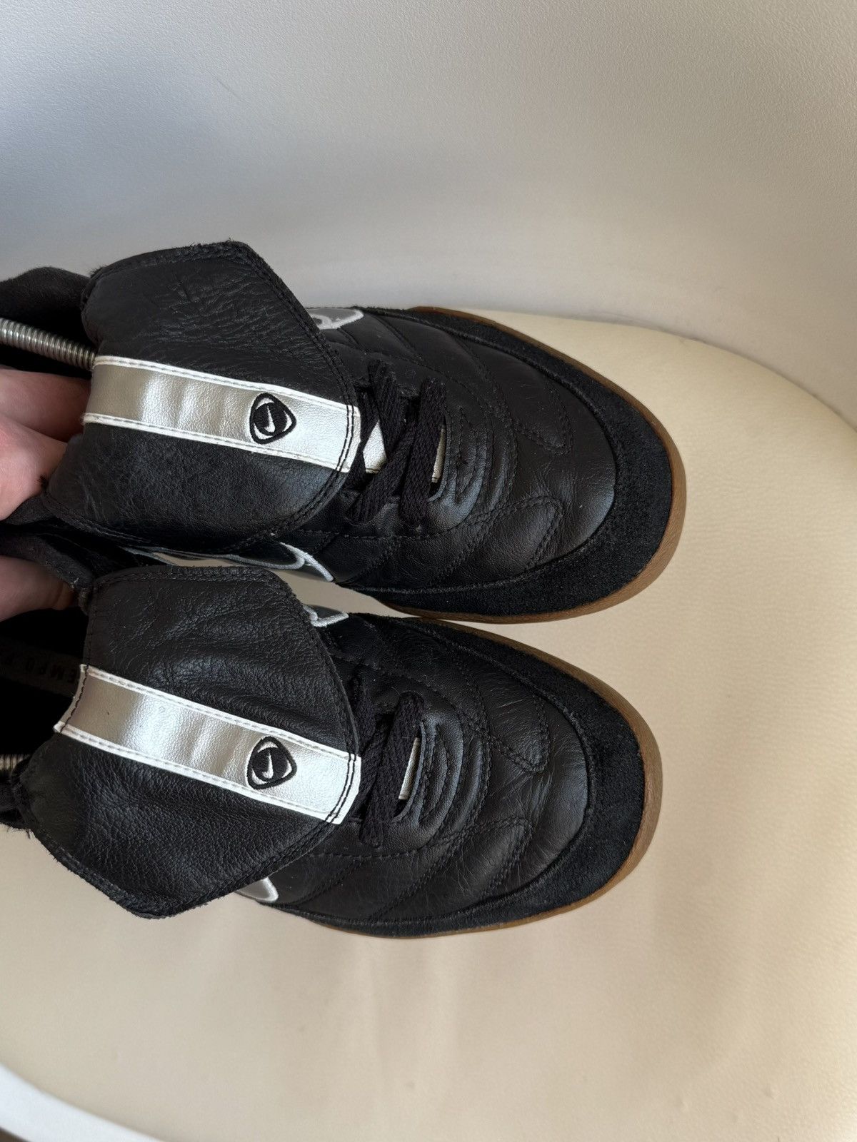 Nike RARE 2004 NIKE AIR TIEMPO Y2K INDOOR SOCCER SHOES SNEAKERS Size US 9.5 / EU 42-43 - 3 Thumbnail