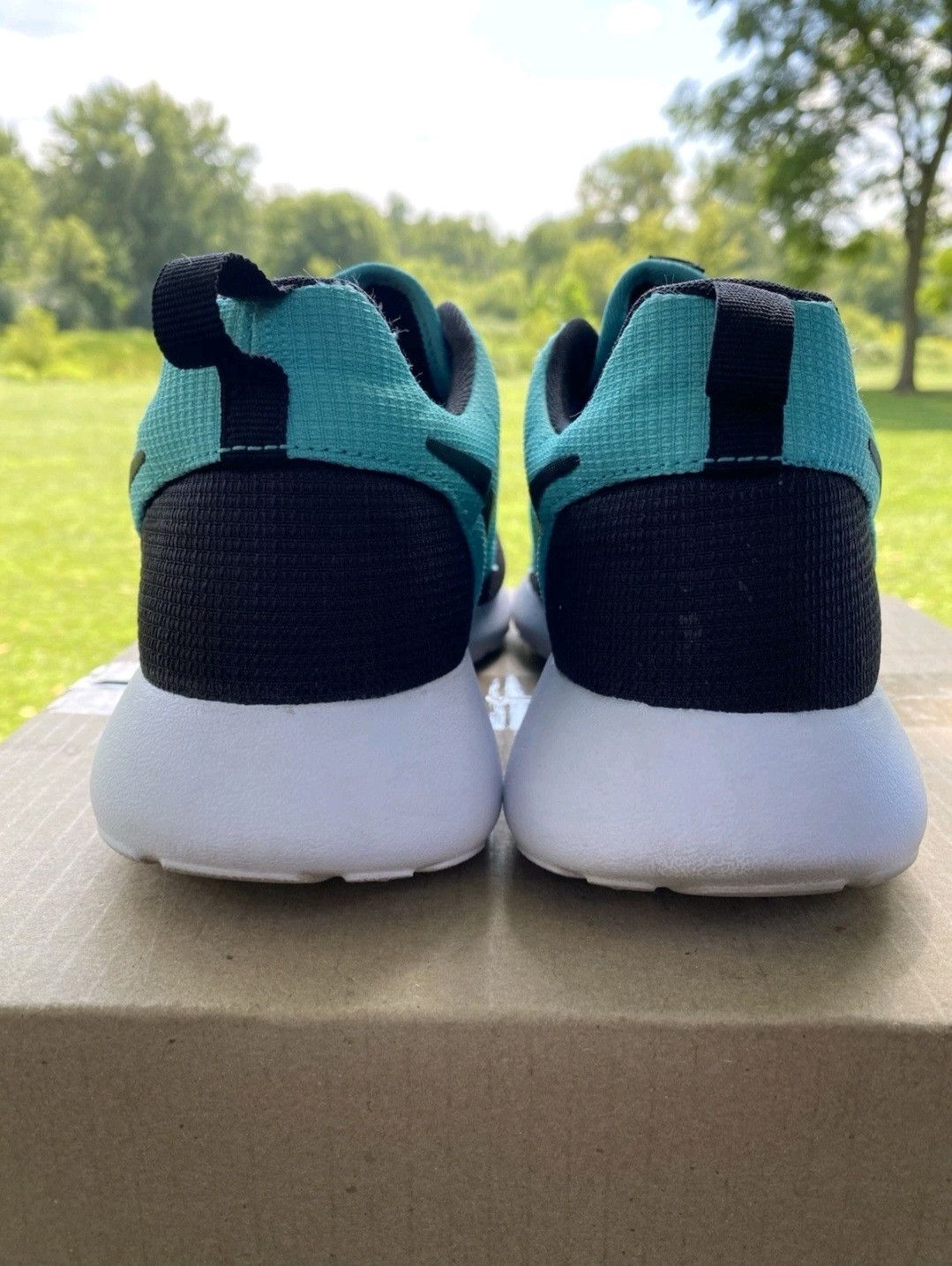 Nike Nike Roshe Run Light Turquoise 511881025 Size 7.5 Men Size US 7.5 / EU 40-41 - 5 Thumbnail