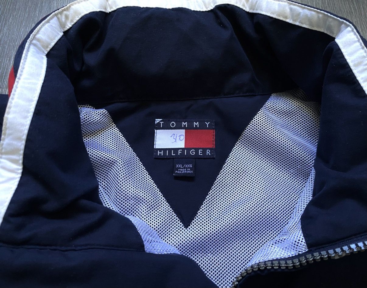 Tommy Hilfiger Tommy Hilfiger Vintage Navy Zip Jacket Embroidered Big Logo Size US XXL / EU 58 / 5 - 9 Thumbnail