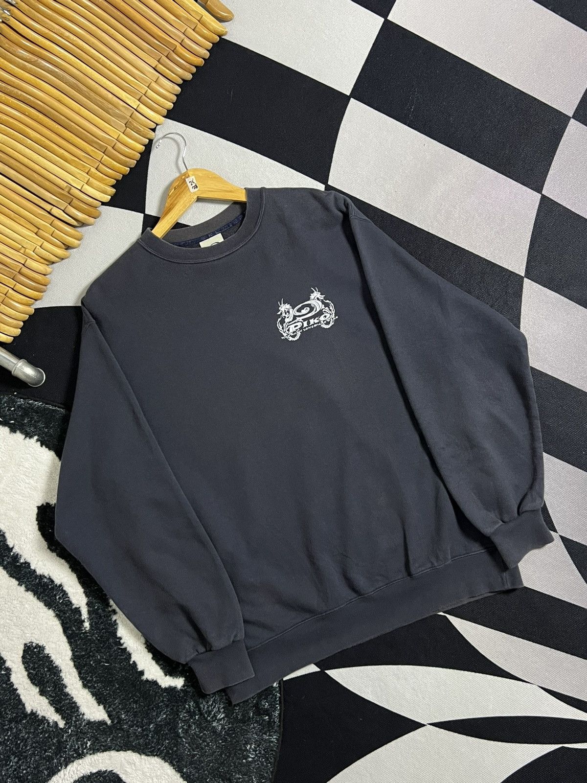 Other VINTAGE 90’s Y2K DRAGON DESIGN PIKO BACKHIT SWEATSHIRT Size US L / EU 52-54 / 3 - 7 Thumbnail