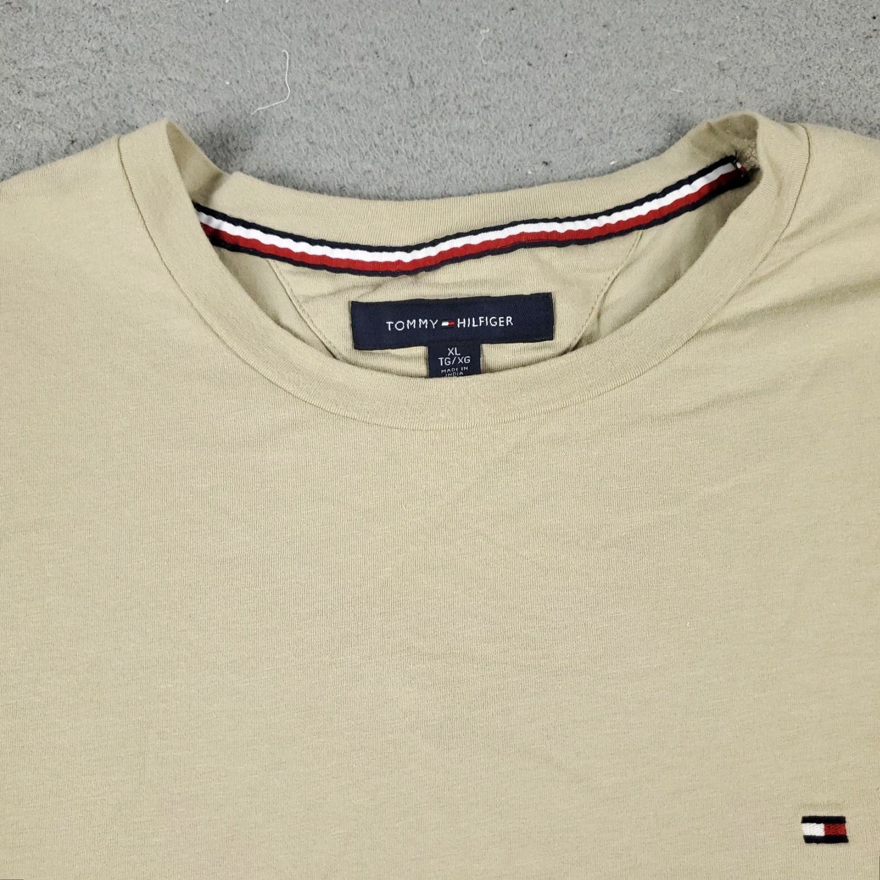Tommy Hilfiger TOMMY HILFIGER Casual T-Shirt Mens XL Beige Short Sleeve Classic American Size US XL / EU 56 / 4 - 3 Thumbnail