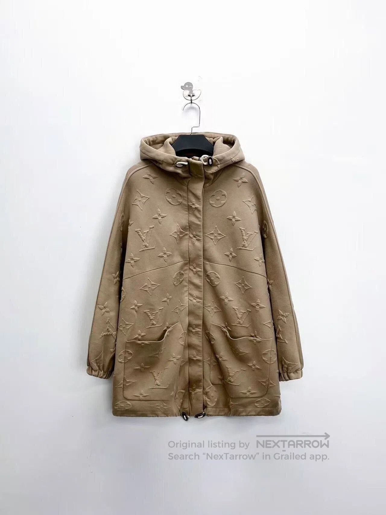 Louis Vuitton louis vuitton fw23 3d logo hooded coat. Size US S / EU 44-46 / 1 - 1 Thumbnail