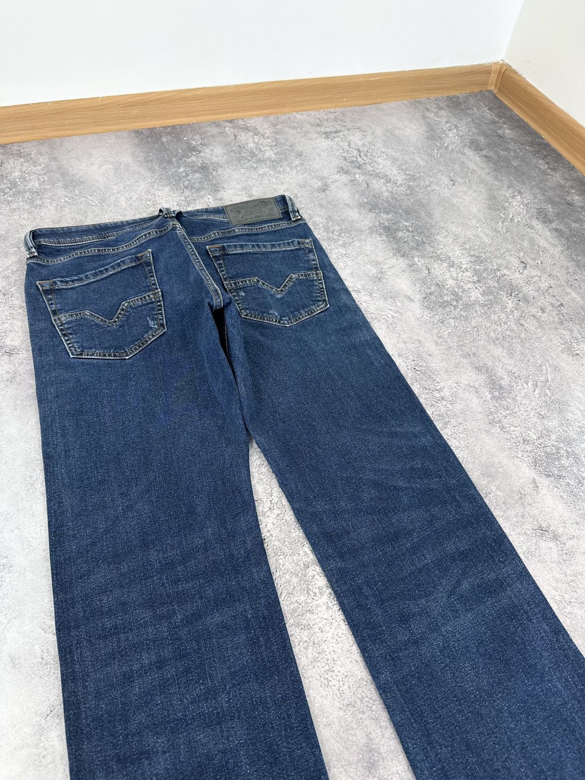 Diesel Vintage Diesel Avant Garde Designer Straight Larkee Jeans Size US 32 / EU 48 - 4 Thumbnail
