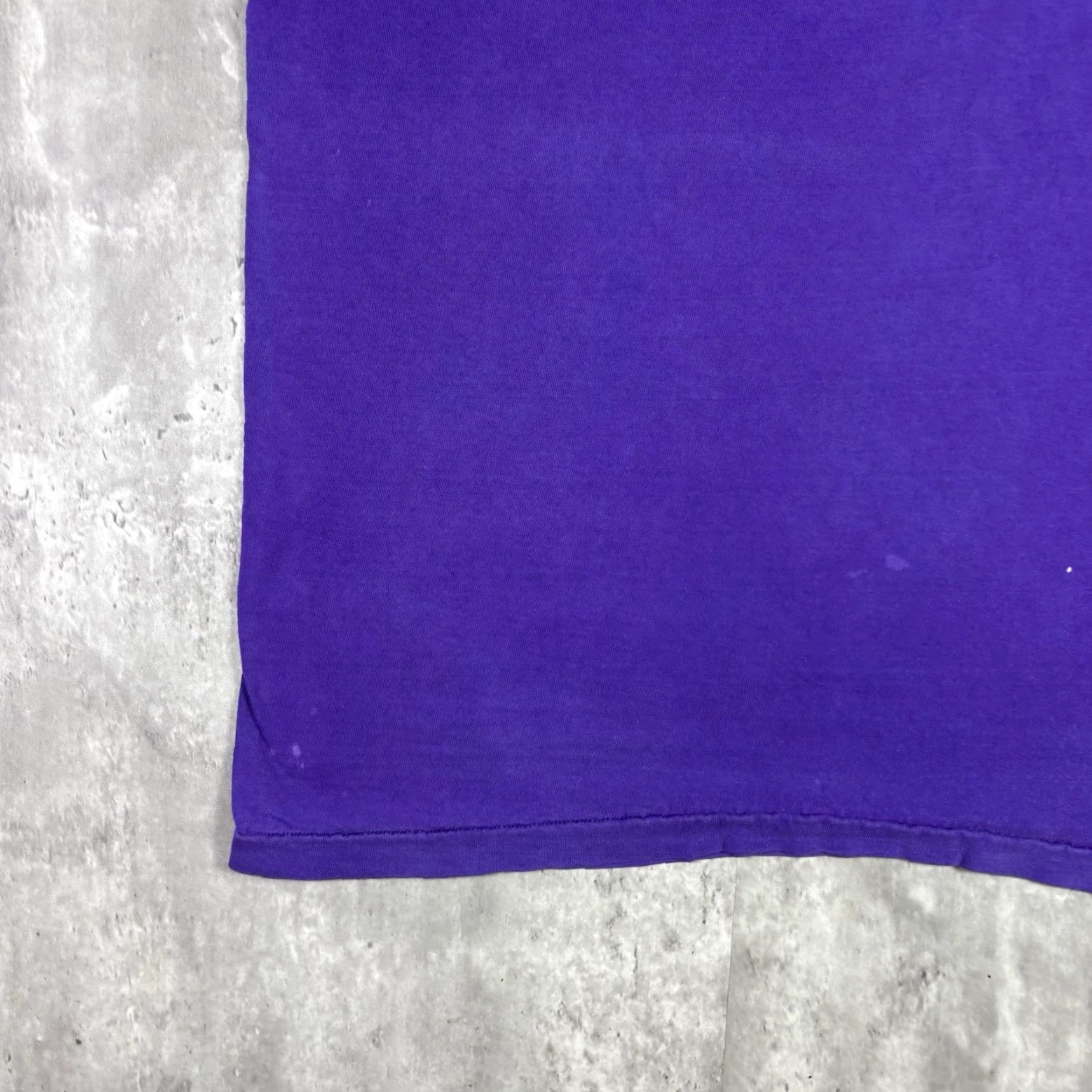 Vintage VINTAGE Purple Single Stitch Blank T Shirt Short Sleeve Distressed XL 90s Size US XL / EU 56 / 4 - 6 Thumbnail