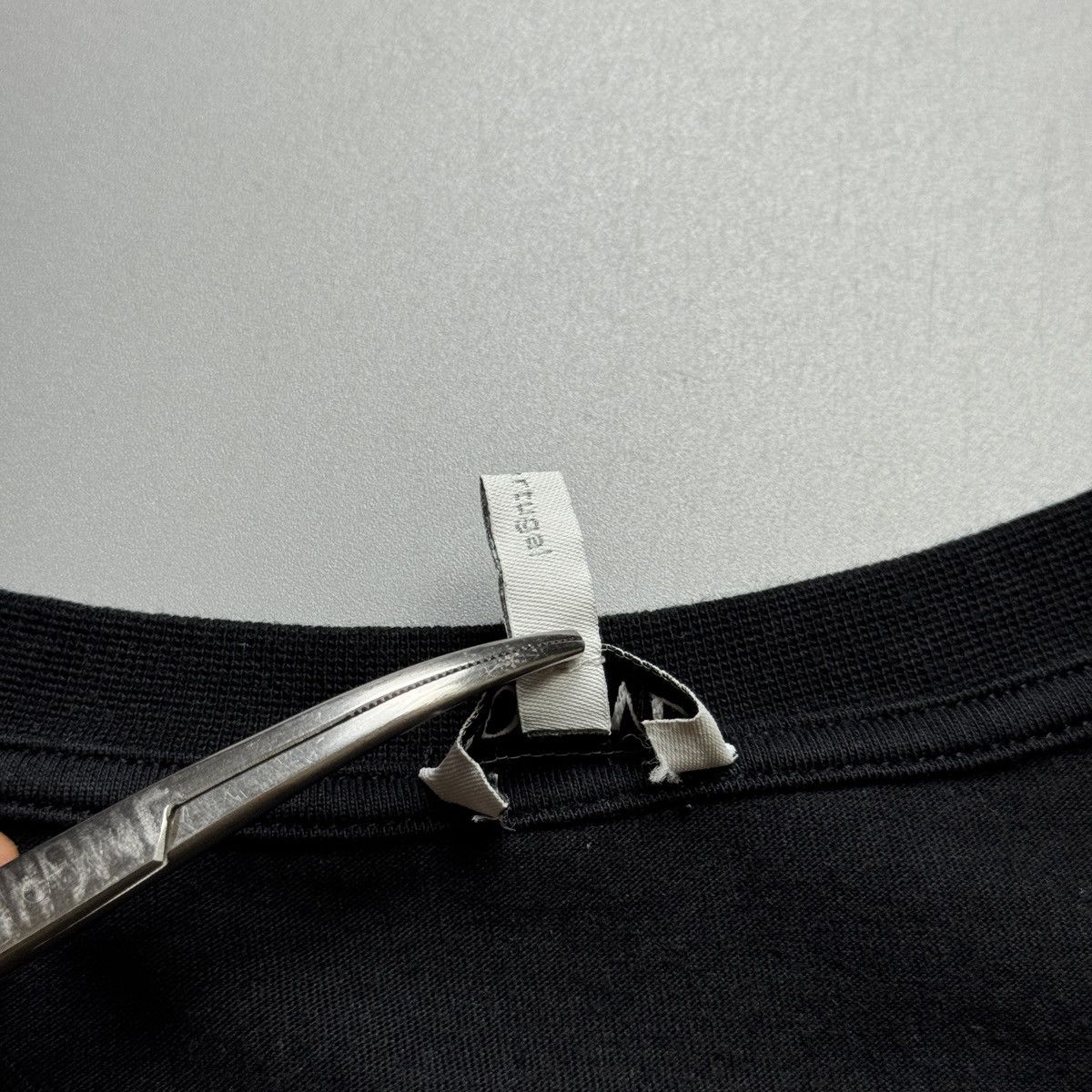 Loewe Loewe - Anagram Boxy Cropped Embroidered Logo - Shirt Size XS / US 0-2 / IT 36-38 - 8 Thumbnail