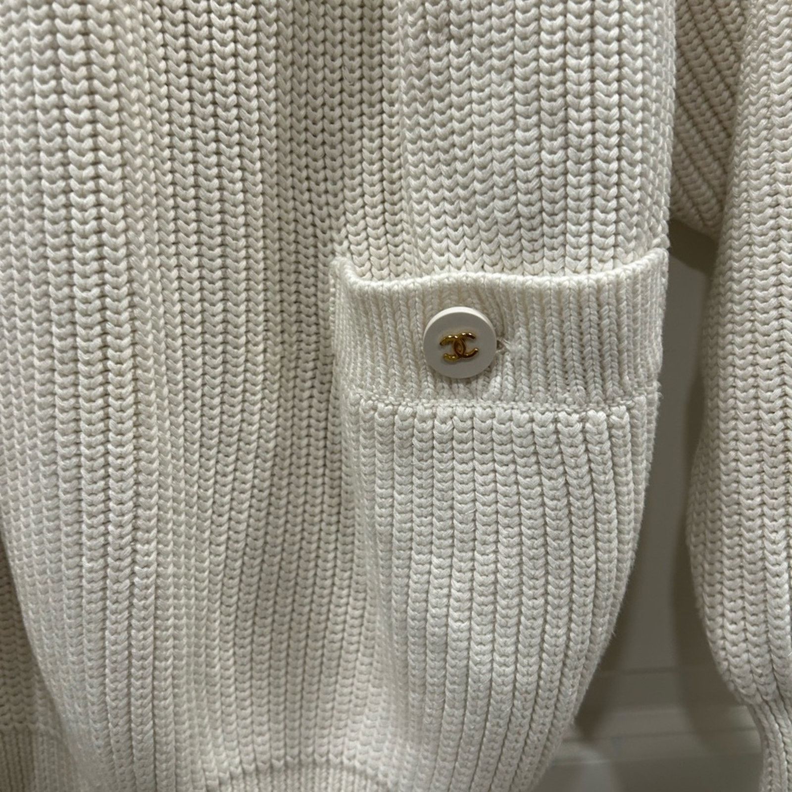 Chanel CHANEL CC Logo Button Low Gauge Knit Sweater Jumper 40 Cream Size L / US 10 / IT 46 - 3 Thumbnail