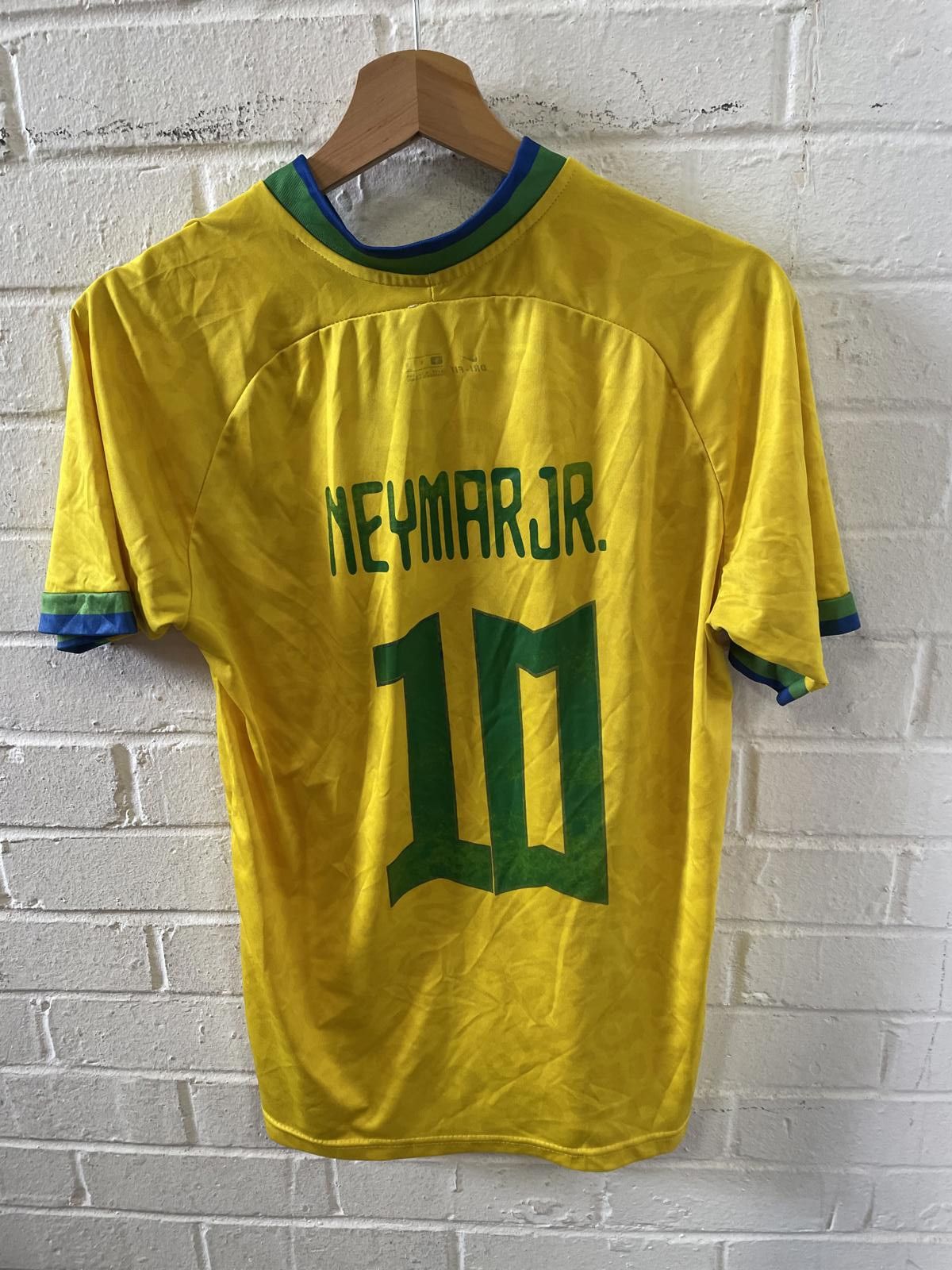 Nike Brazil National Team Soccer Jersey #10 Size US L / EU 52-54 / 3 - 4 Thumbnail