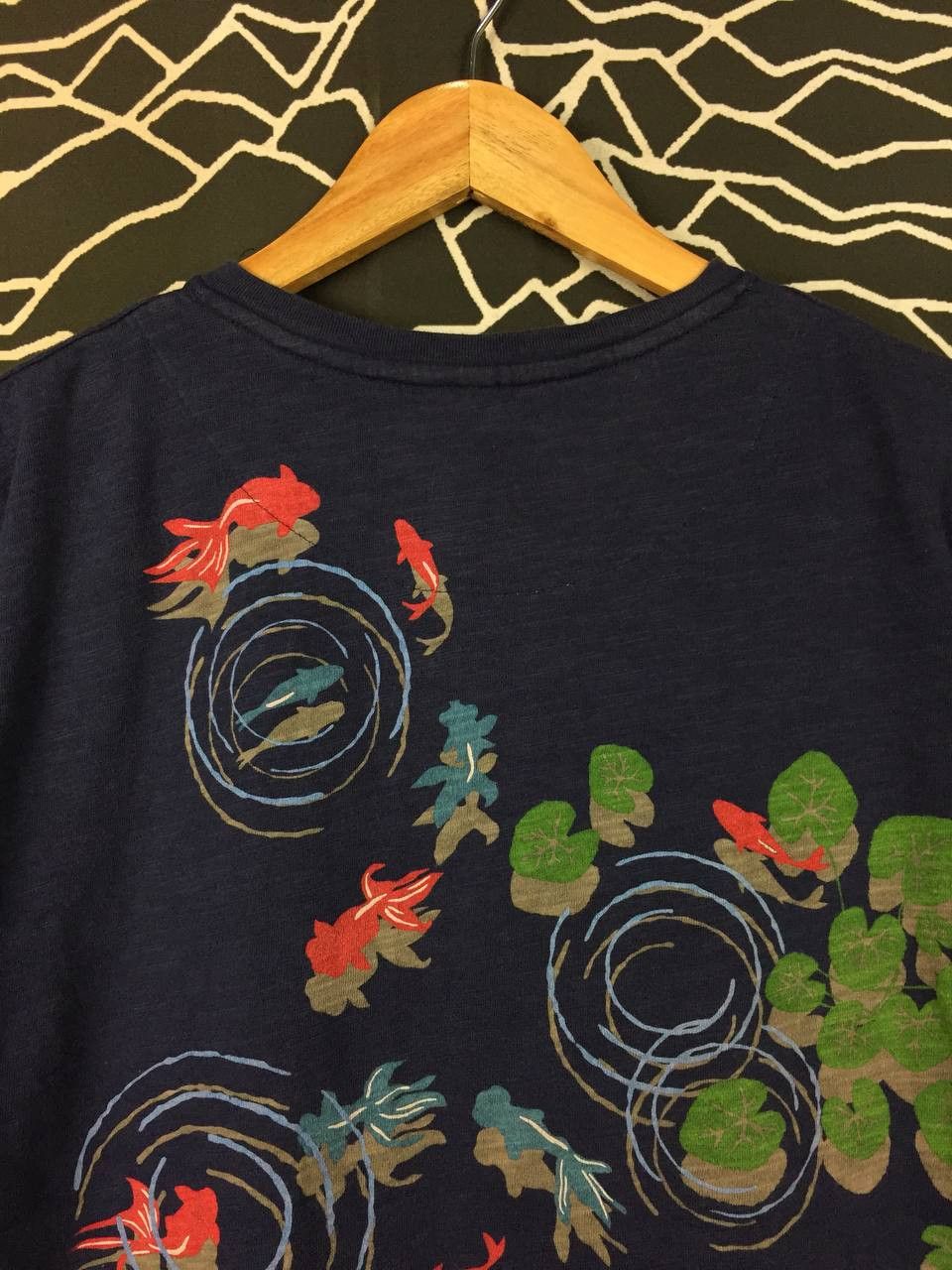 Japanese Brand TopValu Indigo Blue Japanese Goldfish Graphic Henley Tee Size US M / EU 48-50 / 2 - 3 Thumbnail