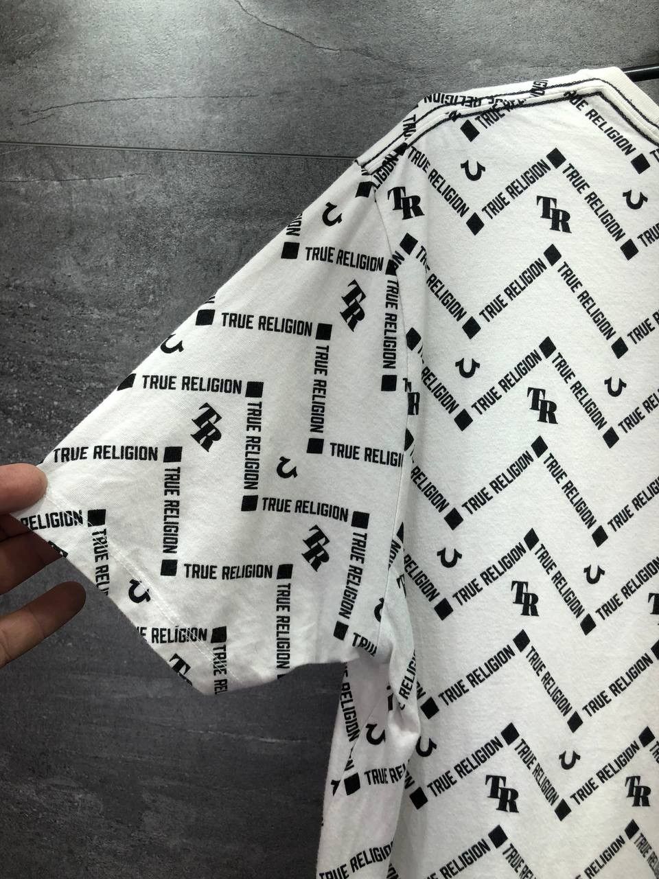 True Religion TRUE RELIGION Men's Monogram Graphic T-Shirt Size M Size US M / EU 48-50 / 2 - 12 Thumbnail