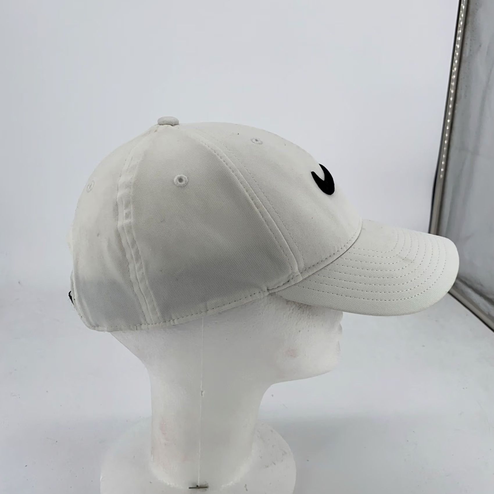 Nike Nike Hat Cap Strap Back White Black Swoosh Embroidered Cotton Mens Golf Athletic Size ONE SIZE - 2 Thumbnail