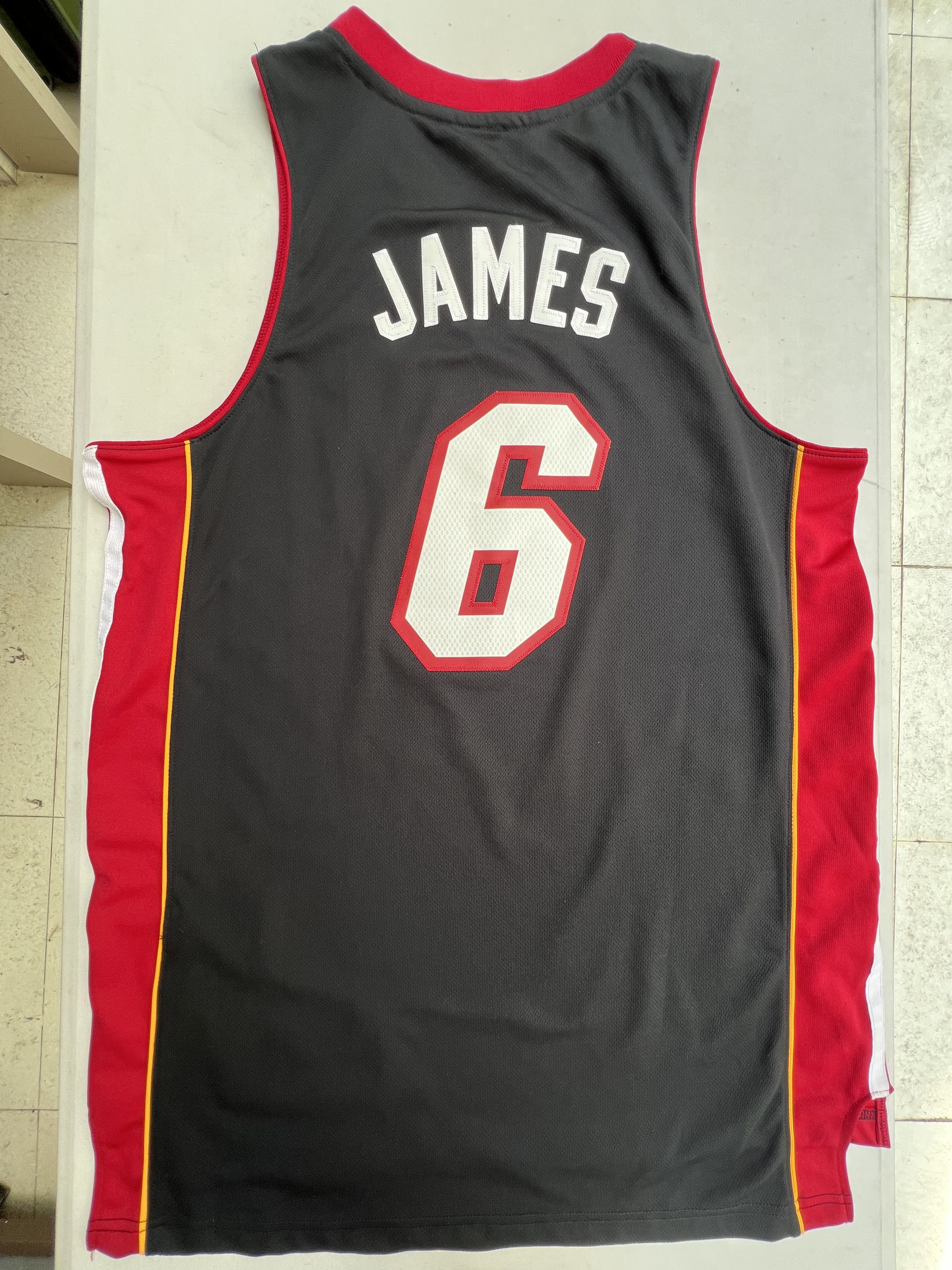 Adidas × NBA LeBron James Miami Heat Black Swingman Jersey Size US M / EU 48-50 / 2 - 2 Thumbnail