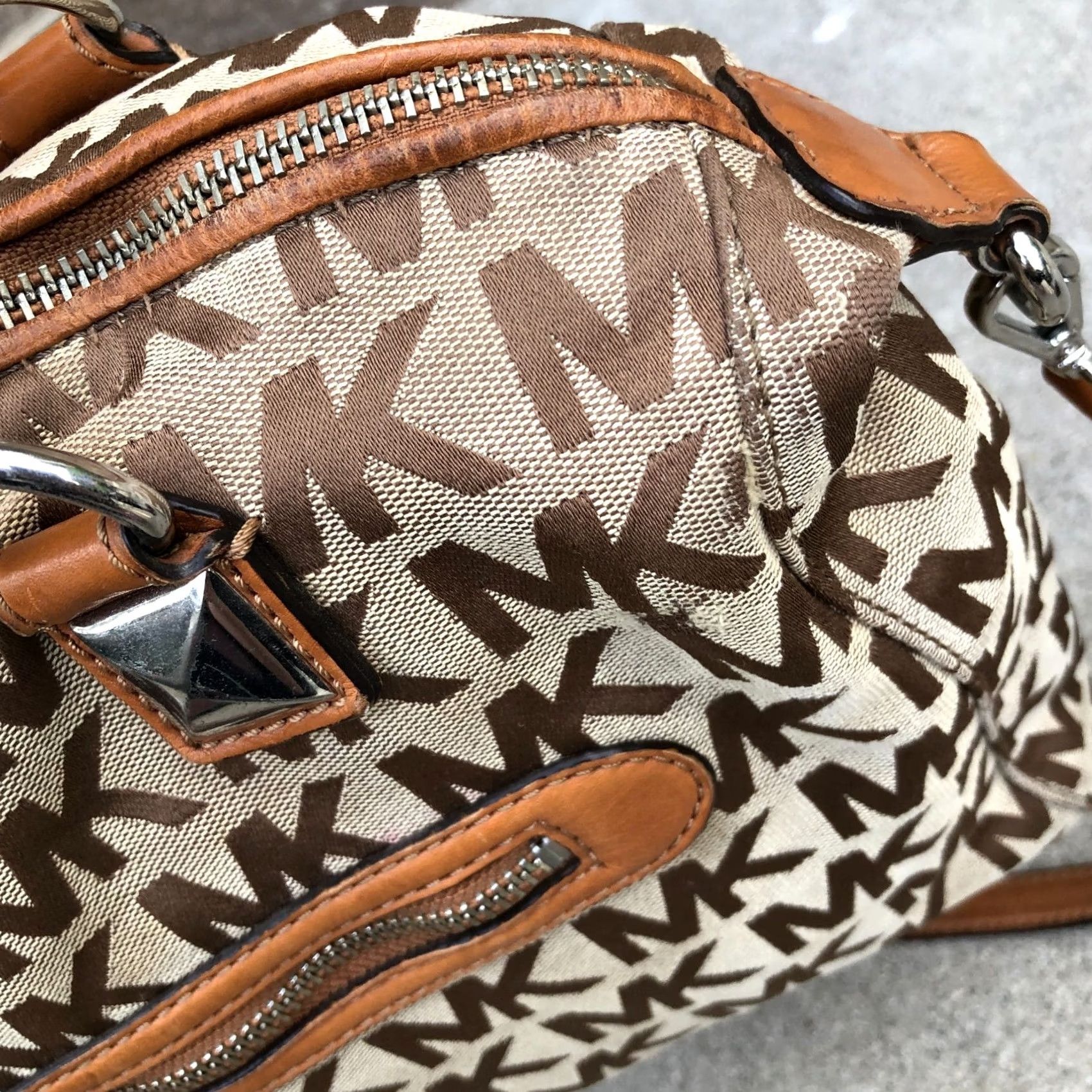 Michael Kors Michael Kors Bedford Crossbody Bag Canvas Leather Purse Brown Zipper Dome Monogram Women Large Size ONE SIZE - 4 Thumbnail
