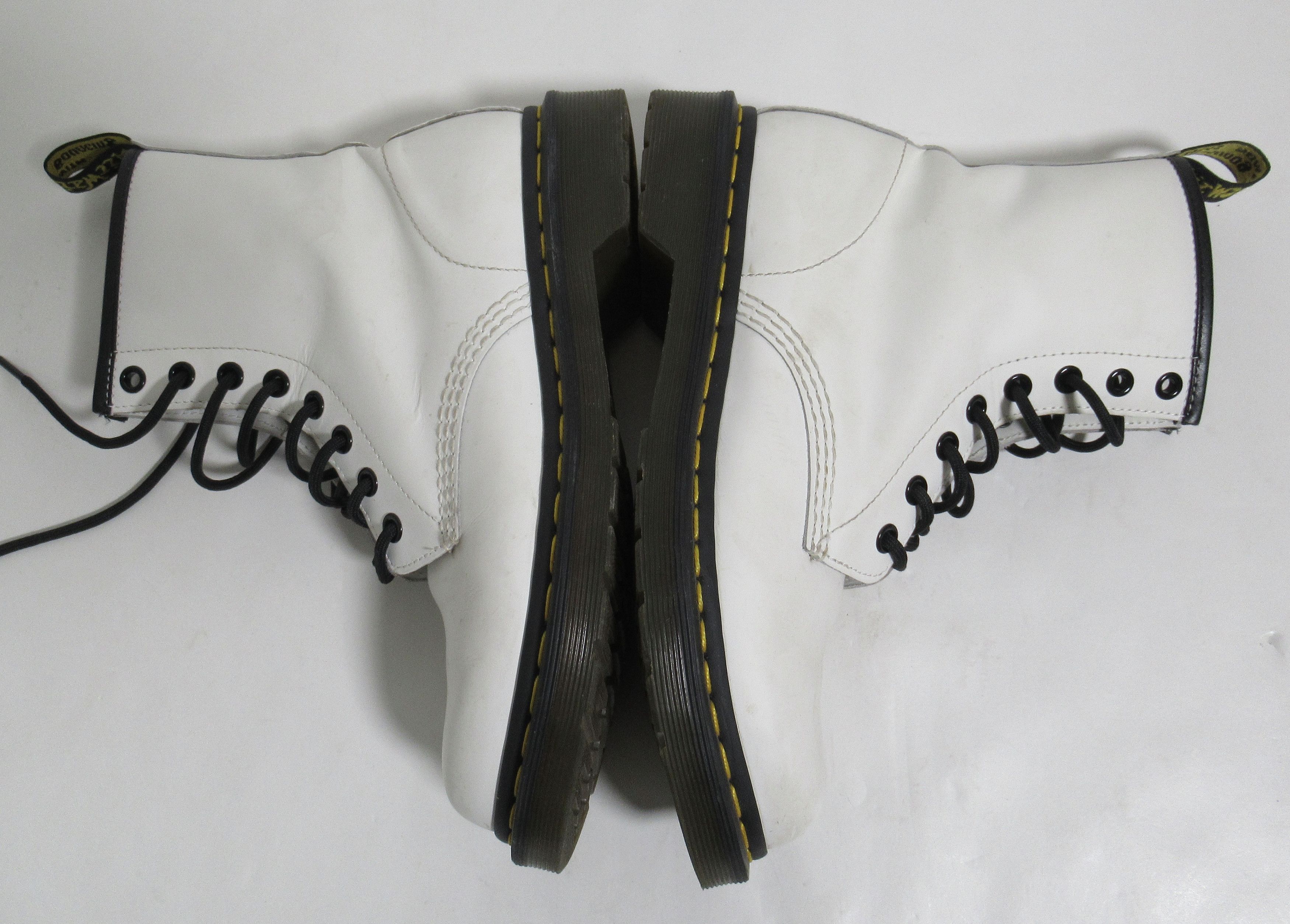 Dr. Martens Dr Martens 1460 Women's Smooth Leather Lace Up Boots White Size US 7 / IT 37 - 9 Thumbnail
