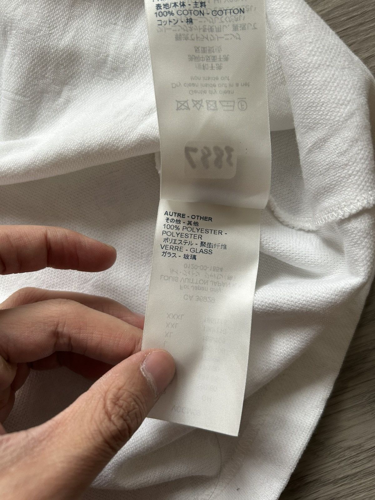 Louis Vuitton Louis Vuitton All Over Monogram Fish T-Shirt Size Medium Size US M / EU 48-50 / 2 - 16 Thumbnail