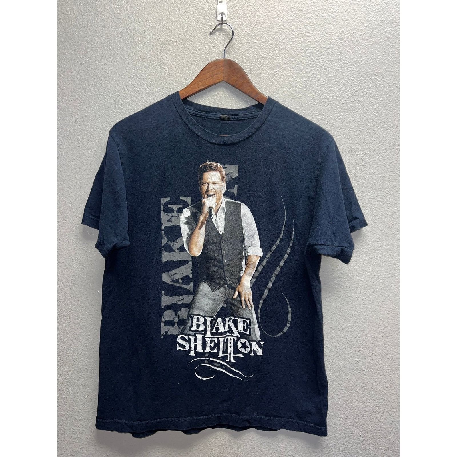 Tultex Blake Shelton Shirt Country Music Tour Concert Blue Tee M Size US M / EU 48-50 / 2 - 1 Thumbnail