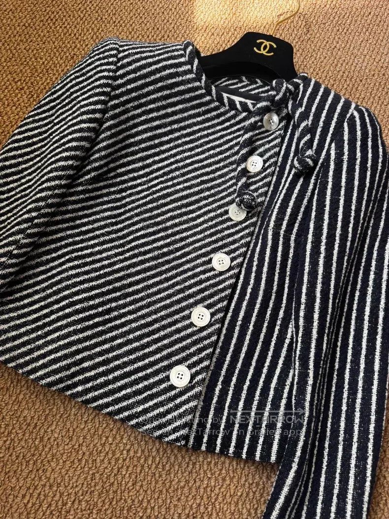 Valentino Valentino Striped lace-up short coat Size M / US 6-8 / IT 42-44 - 1 Thumbnail