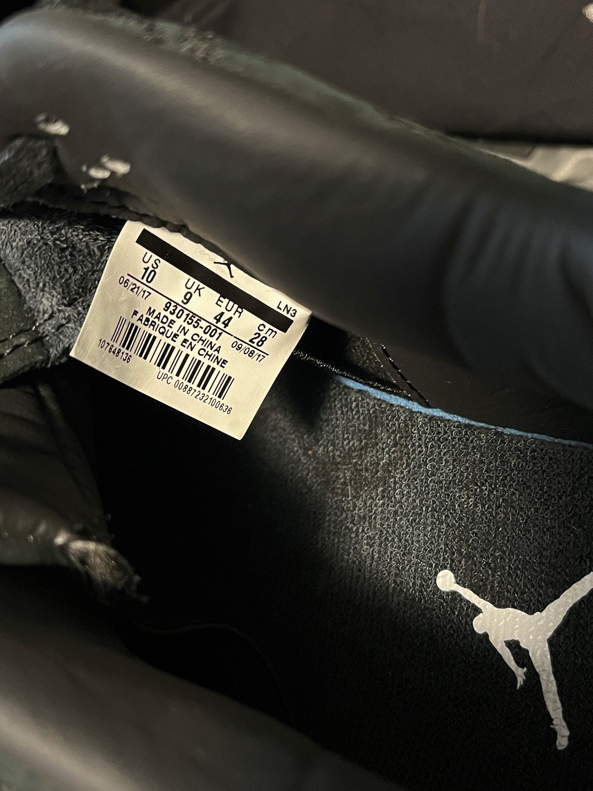 Jordan Brand KAWS 4s in black Size US 10 / EU 43 - 11 Thumbnail
