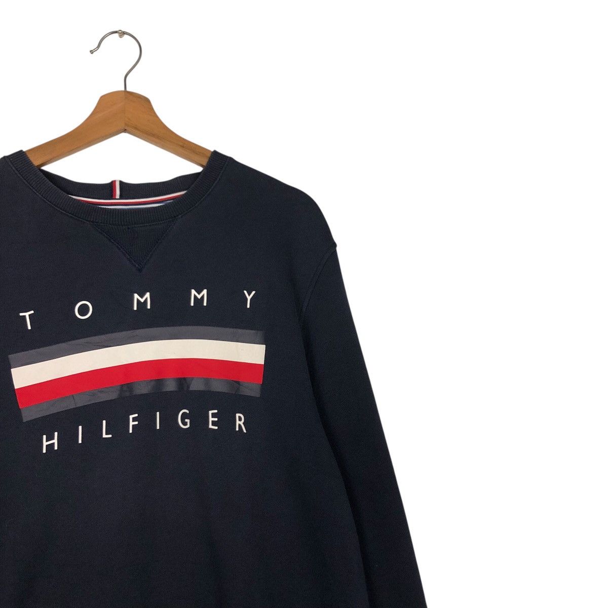 Japanese Brand Tommy Hilfiger Embroidered Flag Stripe Crewneck – Navy Size US M / EU 48-50 / 2 - 7 Thumbnail