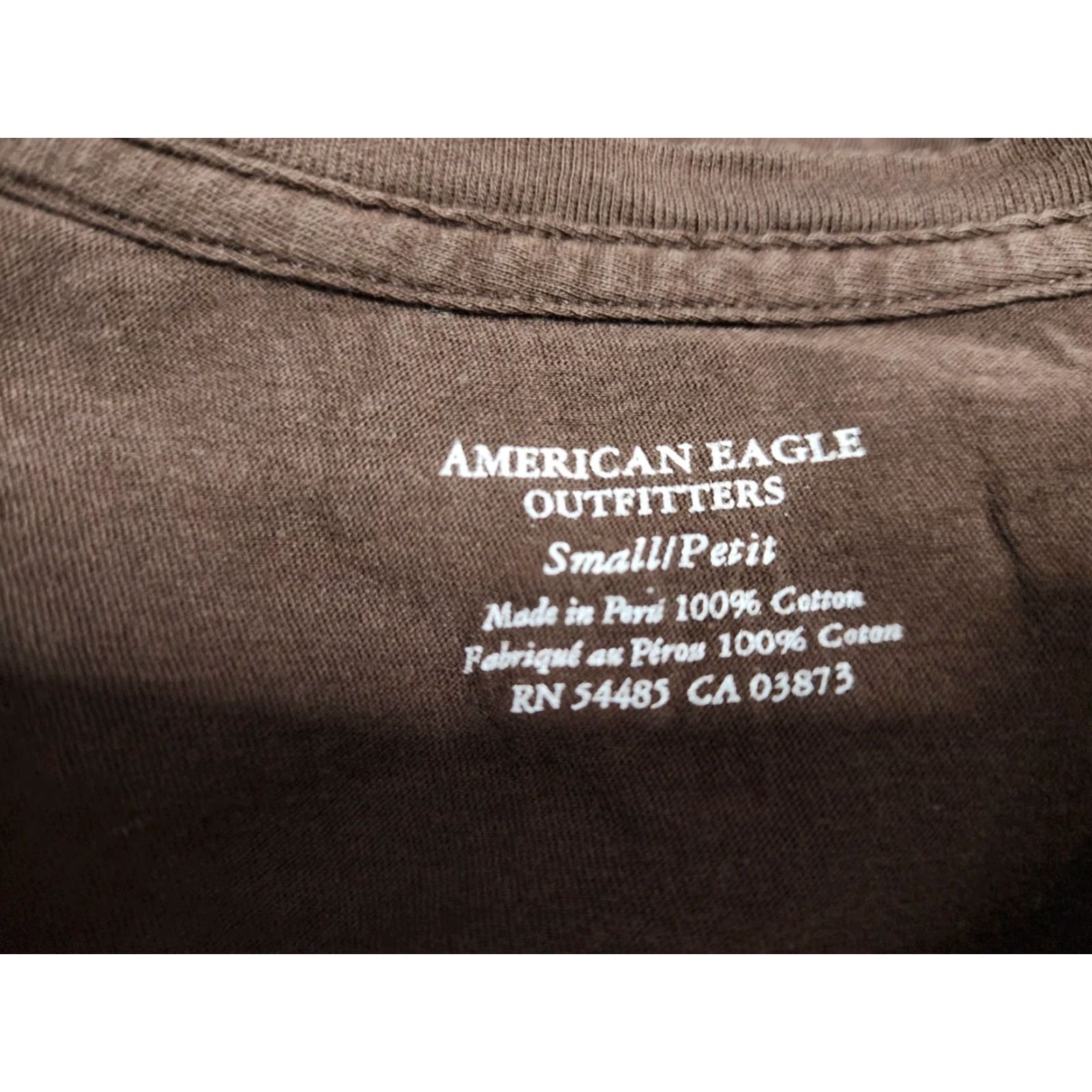 American Eagle Outfitters VINTAGE American Eagle Christmas T-Shirt Women’s Small Brown Cap Sleeve Glitter 2000s Size S / US 4 / IT 40 - 4 Thumbnail