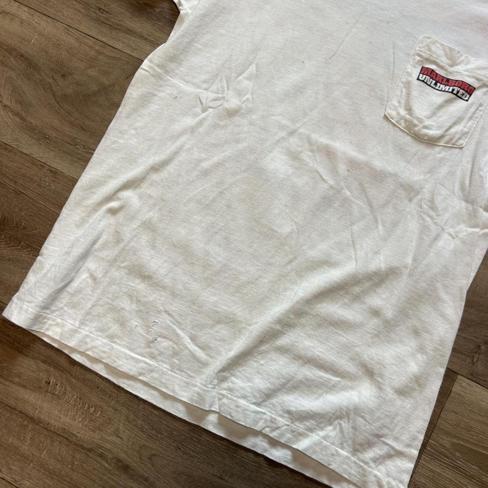 Marlboro 90’s Marlboro Graphic t shirt Train Cigarettes rare size XL Size US XL / EU 56 / 4 - 4 Thumbnail