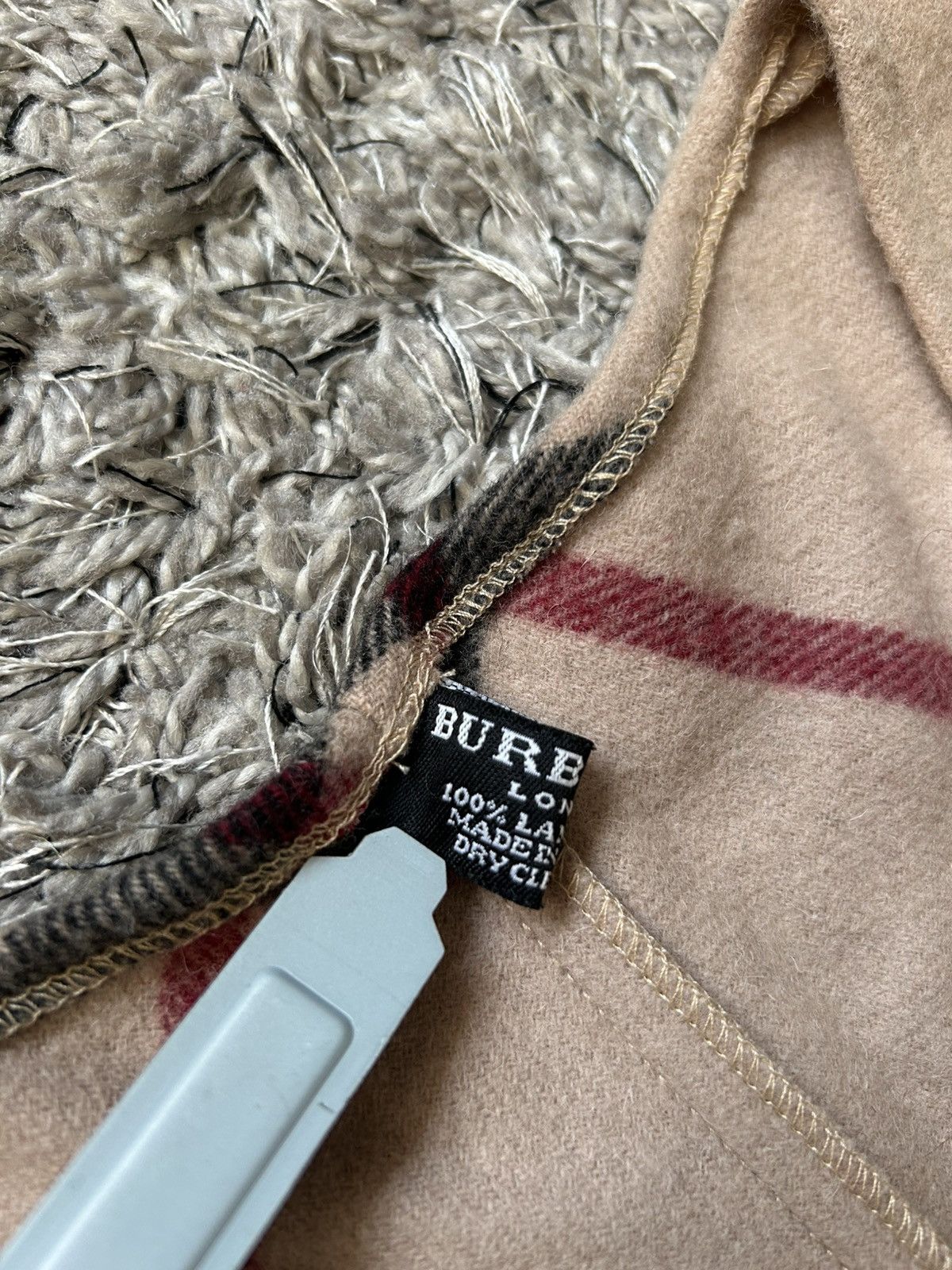 Burberry Burberry London Cape poncho beige plaid print vintage lamb Size ONE SIZE - 4 Thumbnail