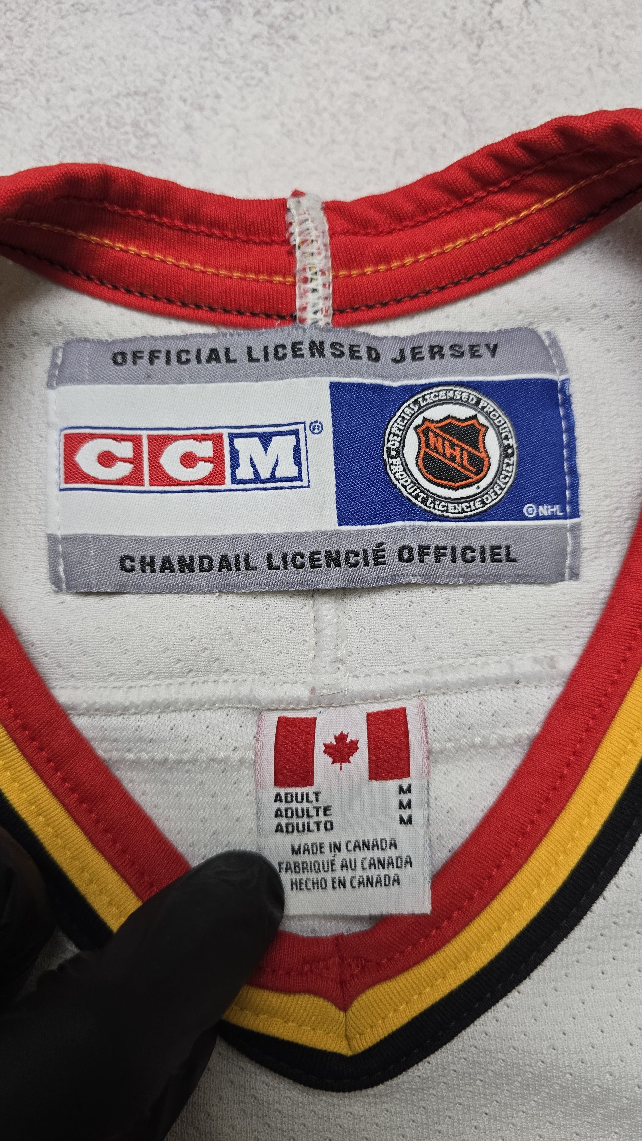 Ccm VTG CCM Air-Knit Calgary Flames Dolan #1 NHL Hockey Jersey Size US M / EU 48-50 / 2 - 19 Thumbnail