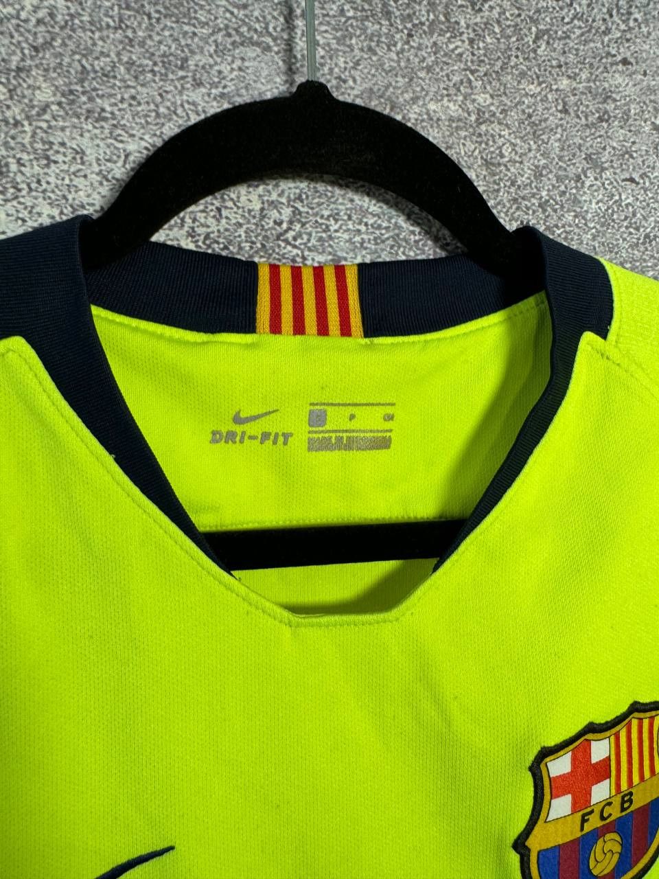 Nike Vintage FC Barcelona 2018/19 Away Nike Soccer Jersey Size US S / EU 44-46 / 1 - 8 Thumbnail