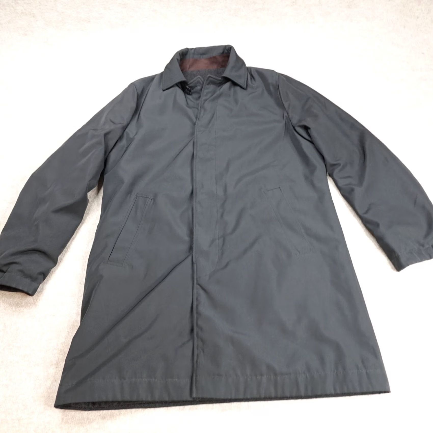 Saks Fifth Avenue Saks Fifth Avenue Topcoat Men Medium Gray Reversible Cashmere Silk Coat Size US M / EU 48-50 / 2 - 2 Thumbnail