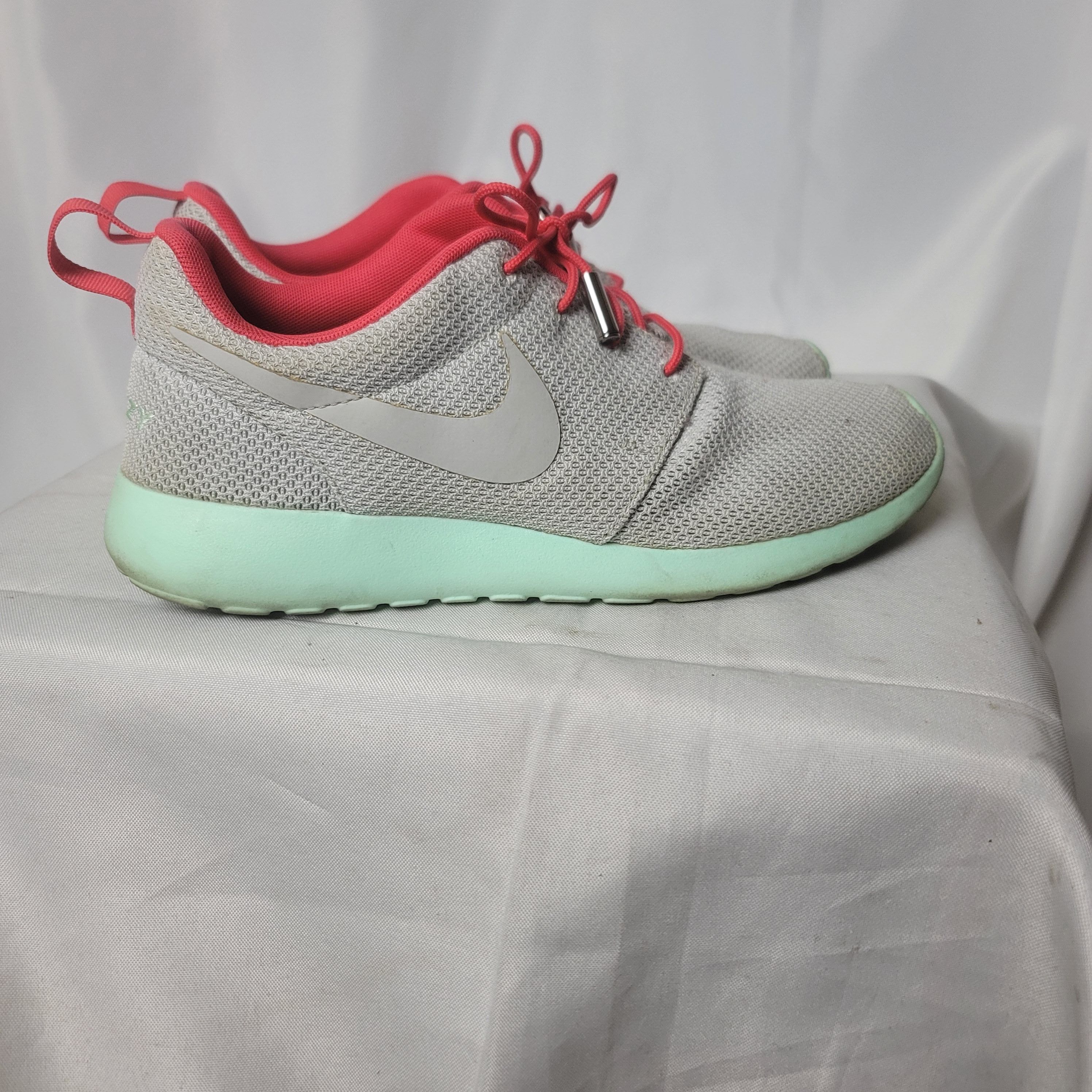 Nike Nike Roshe "Pure Platinum" Size US 9 / EU 42 - 5 Thumbnail