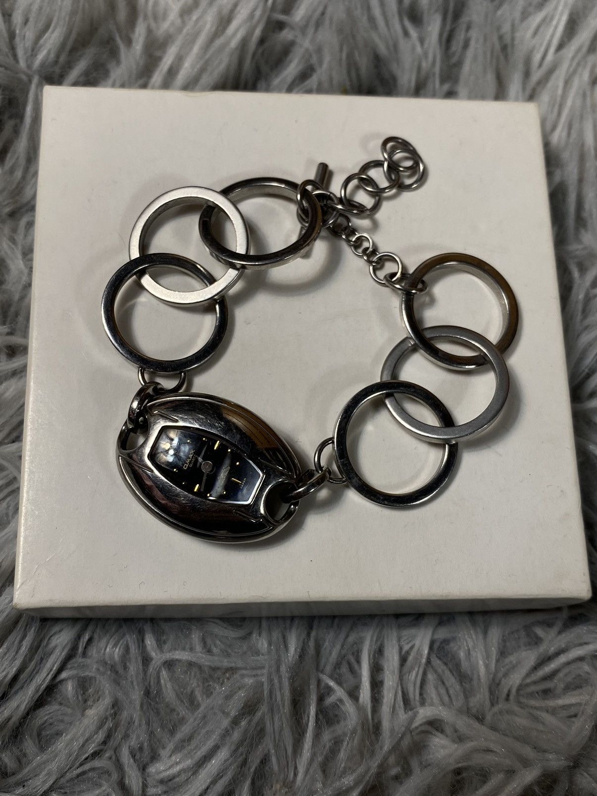 Jewelry Omax Bracelet Watch – Futuristic Minimalist Design Size ONE SIZE - 1 Thumbnail