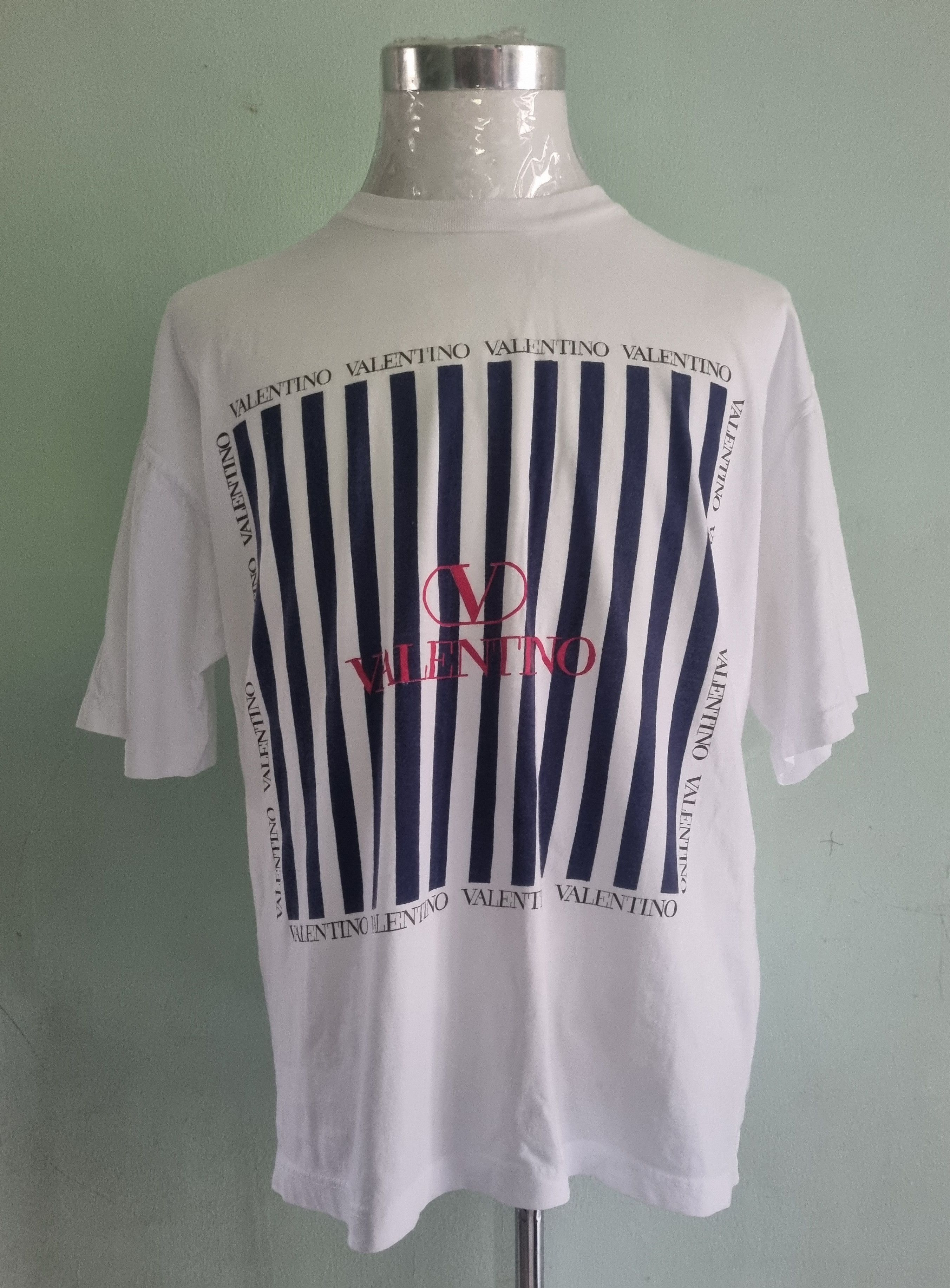 Valentino Valentino X Italian Designer T Shirt Size US L / EU 52-54 / 3 - 1 Thumbnail