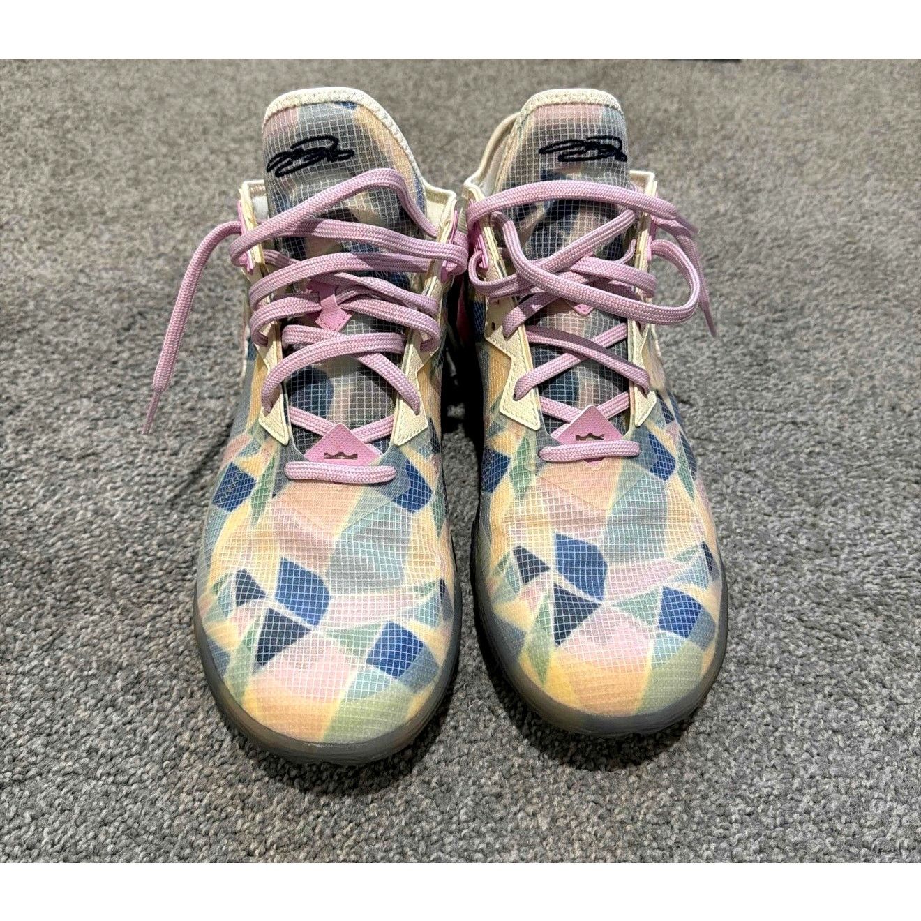 Nike Atmos Nike Lebron 18 low Sakura CV7562-101 Size 11 Size US 11 / EU 44 - 2 Thumbnail