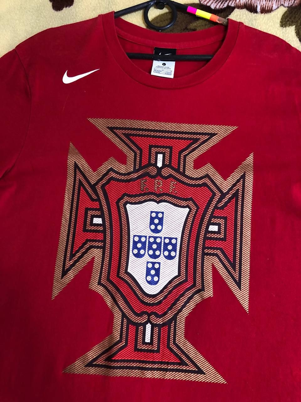 Nike Nike TEE FPF Portugal Crest Football T-Shirt Size US L / EU 52-54 / 3 - 11 Thumbnail