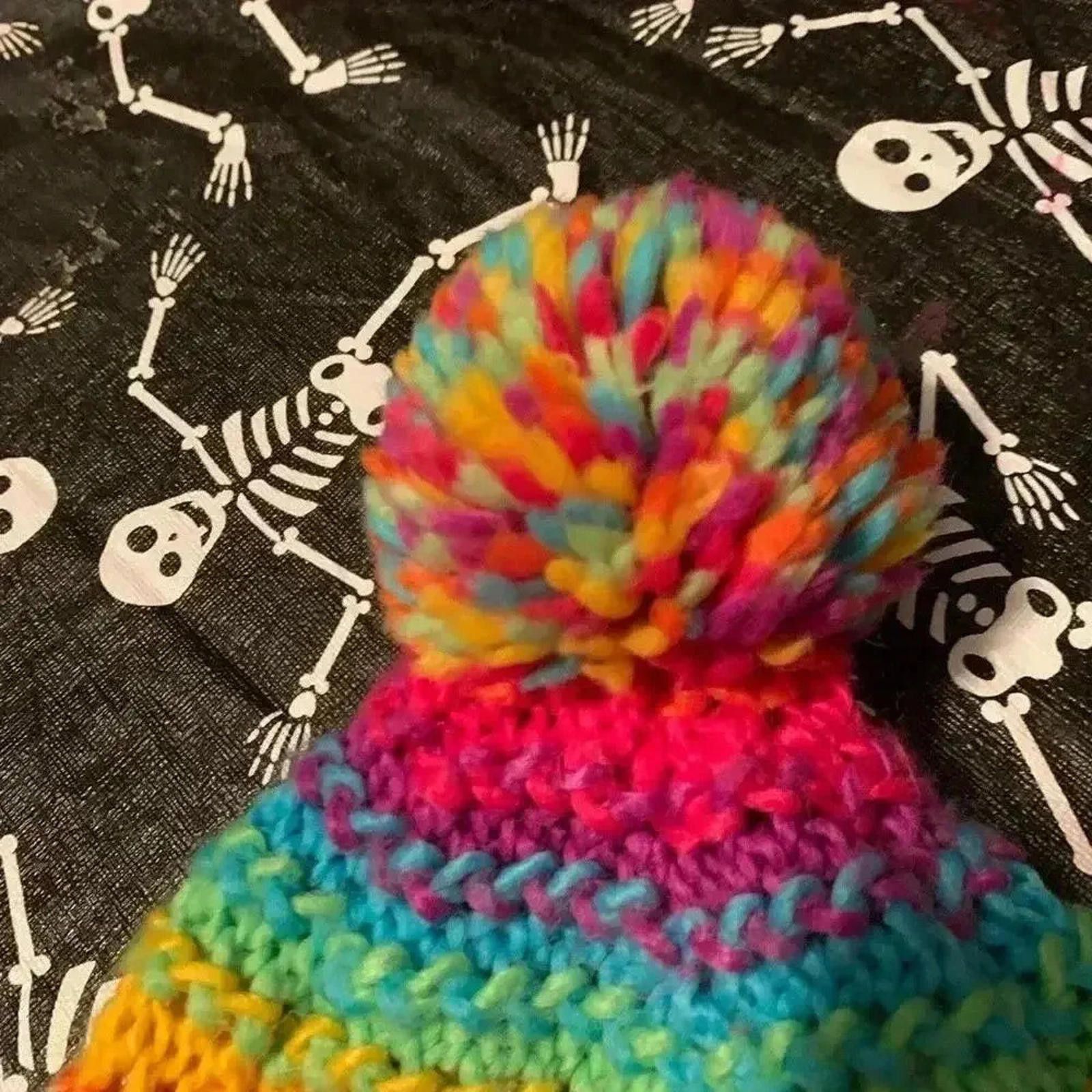 Designer Colorful Knit Beanie with Pom Pom Size ONE SIZE - 2 Thumbnail