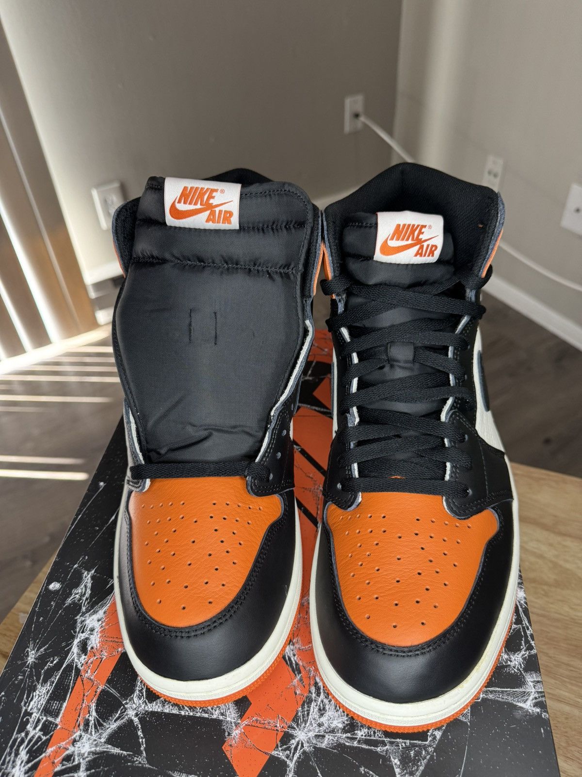 Jordan Brand Air Jordan 1 Retro High OG ‘Shattered Backboard’ 2025 Size US 14 / EU 47 - 1 Thumbnail