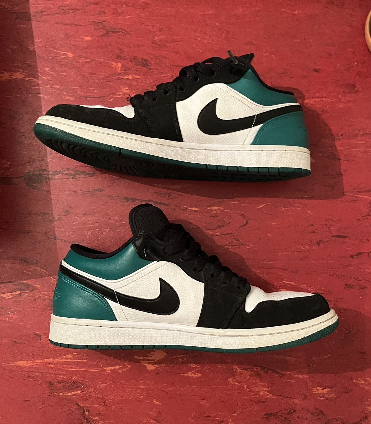 Jordan Brand Jordan 1 Low Mystic Green Size US 10.5 / EU 43-44 - 2 Thumbnail