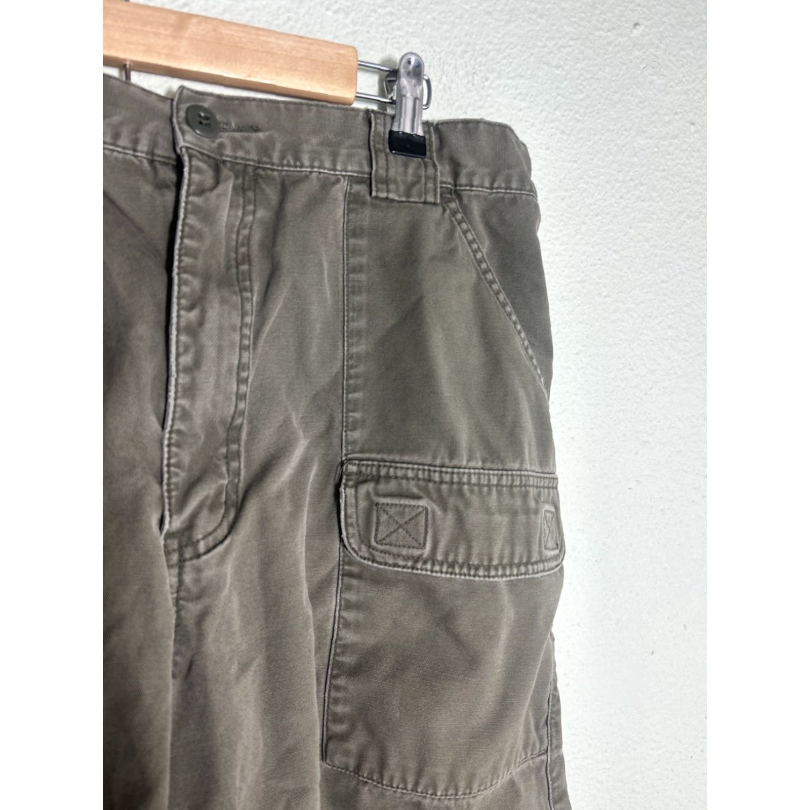 Eddie Bauer Eddie Bauer Army Green Cargo Shorts 38x8 Cotton Men's Regular Color Green Cargo Hiking Fishing Size US 38 / EU 54 - 4 Thumbnail