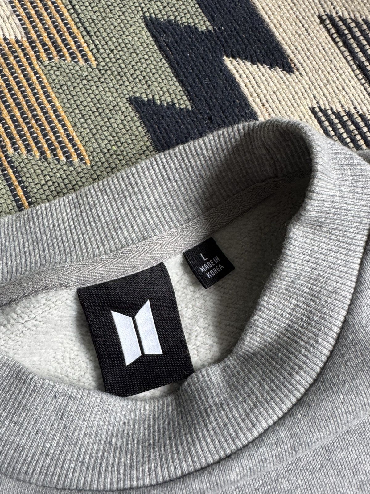 Band Tees BTS Oversized Band “Fake Love” Seeatshirt Size US L / EU 52-54 / 3 - 8 Thumbnail