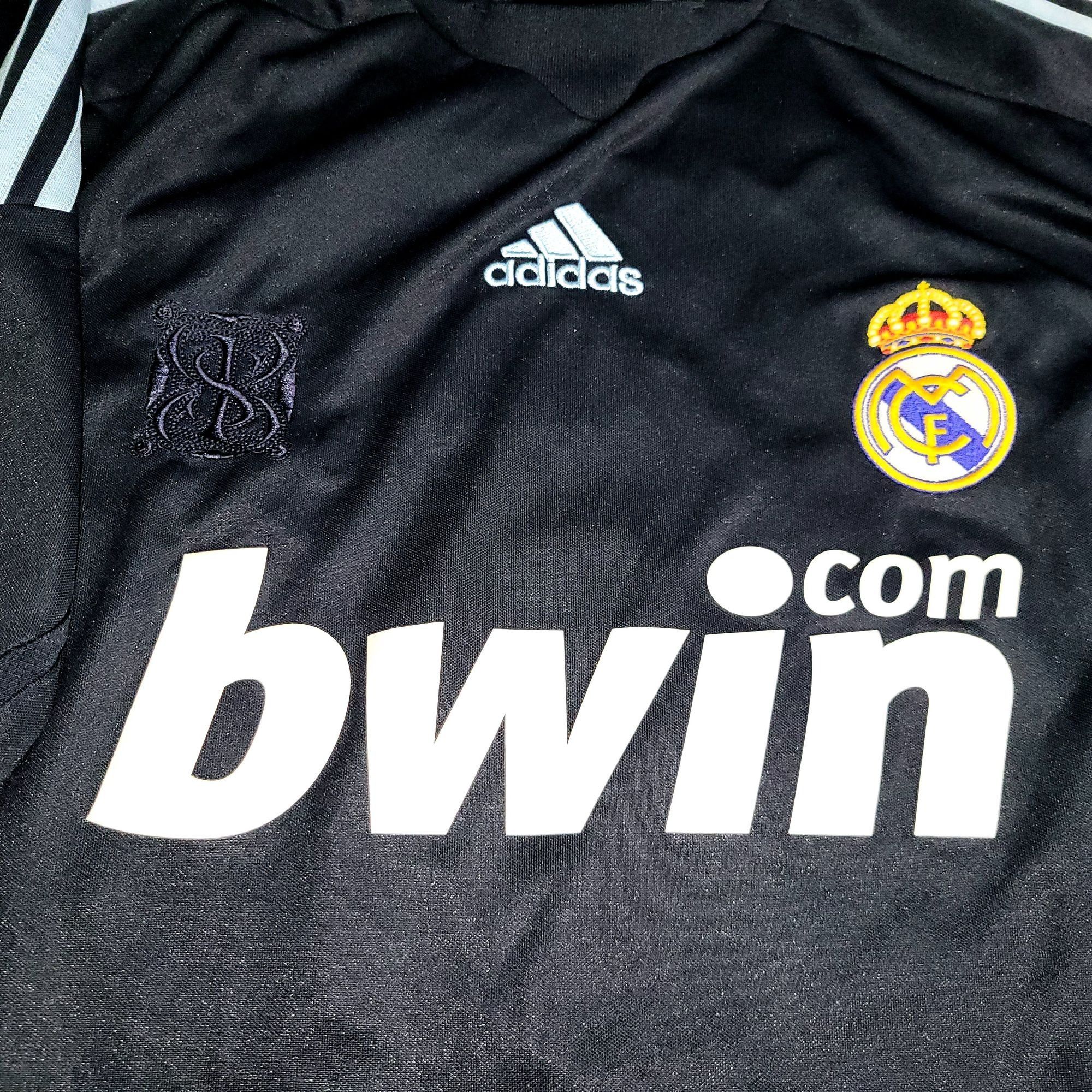 Adidas Kaka Real Madrid 2009 2010 DEBUT Soccer Jersey L SKU# E84339 Size US L / EU 52-54 / 3 - 3 Thumbnail