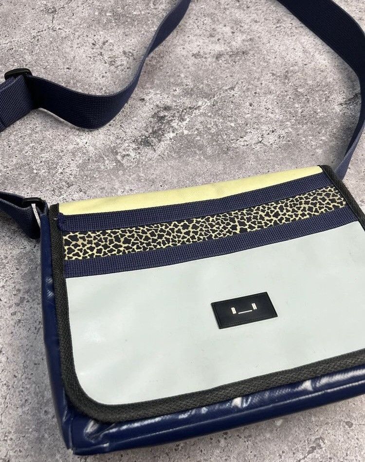 Freitag × Japanese Brand × Vintage Freitag Messenger Backpack Recycling Bag Shopper Y2K Size ONE SIZE - 5 Thumbnail