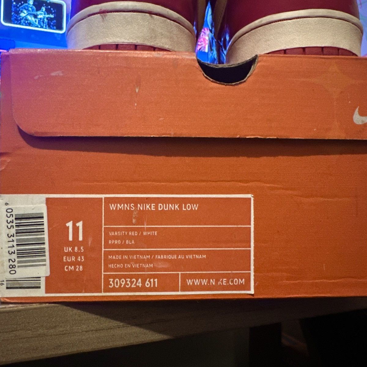 Nike Nike Dunk Low Valentines Day 2004 wmns Size US 9.5 / EU 42-43 - 14 Thumbnail