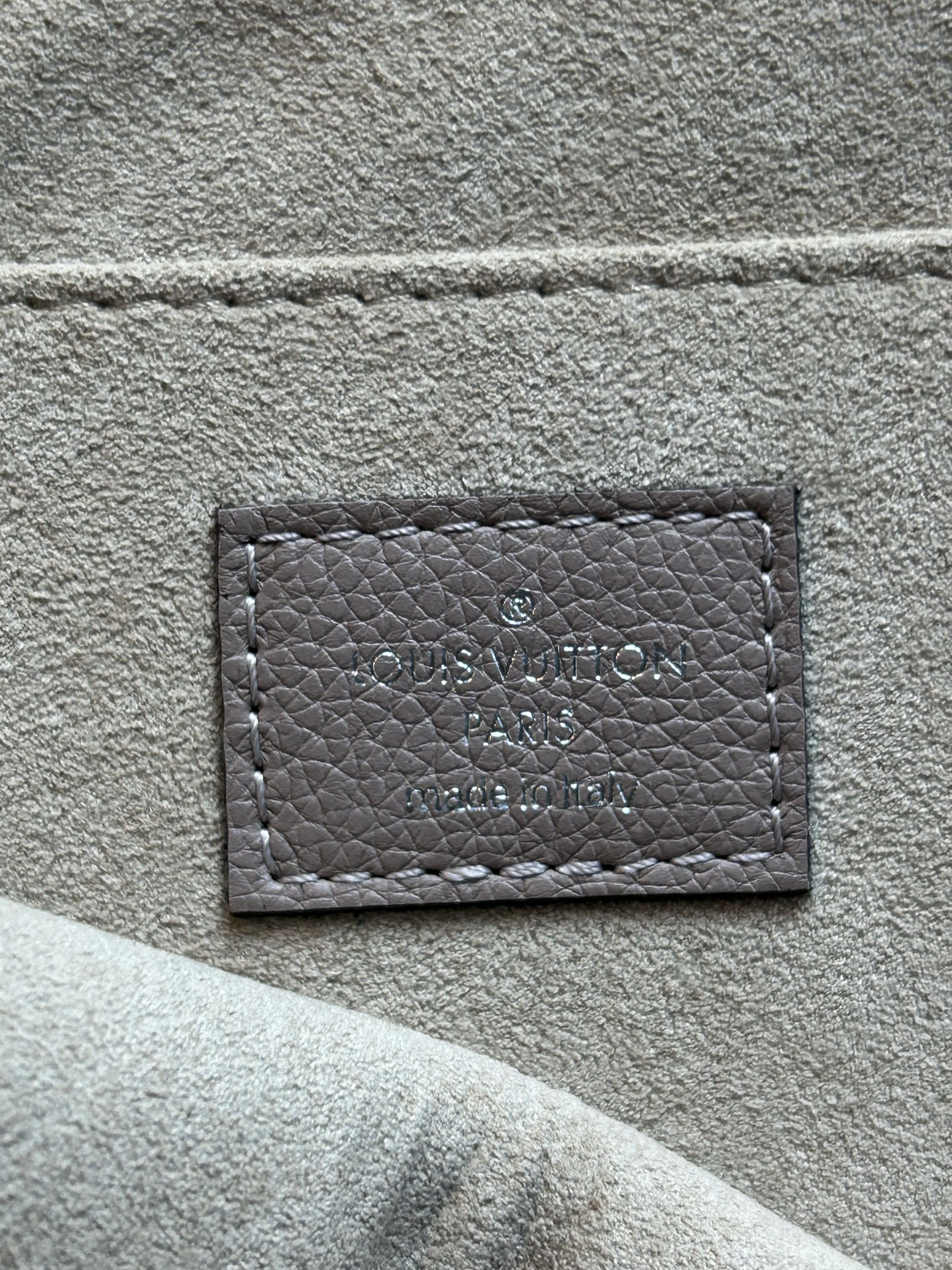 Louis Vuitton Louis Vuitton Grey Leather Jules Zip Pouch PM Size ONE SIZE - 4 Thumbnail