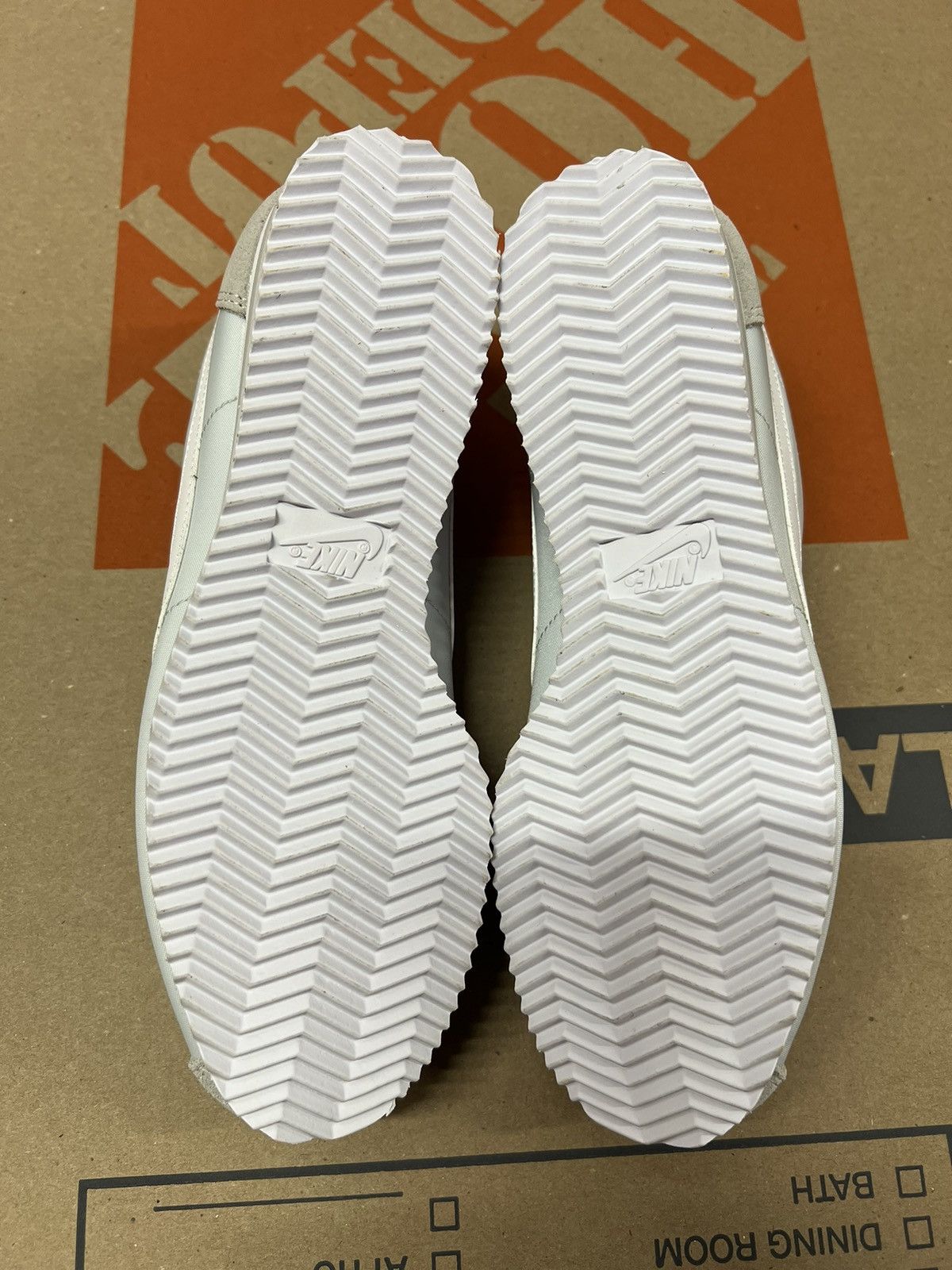 Nike Women’s Nike Classic Cortez Nylon - pure platinum Size US 8 / IT 38 - 6 Thumbnail