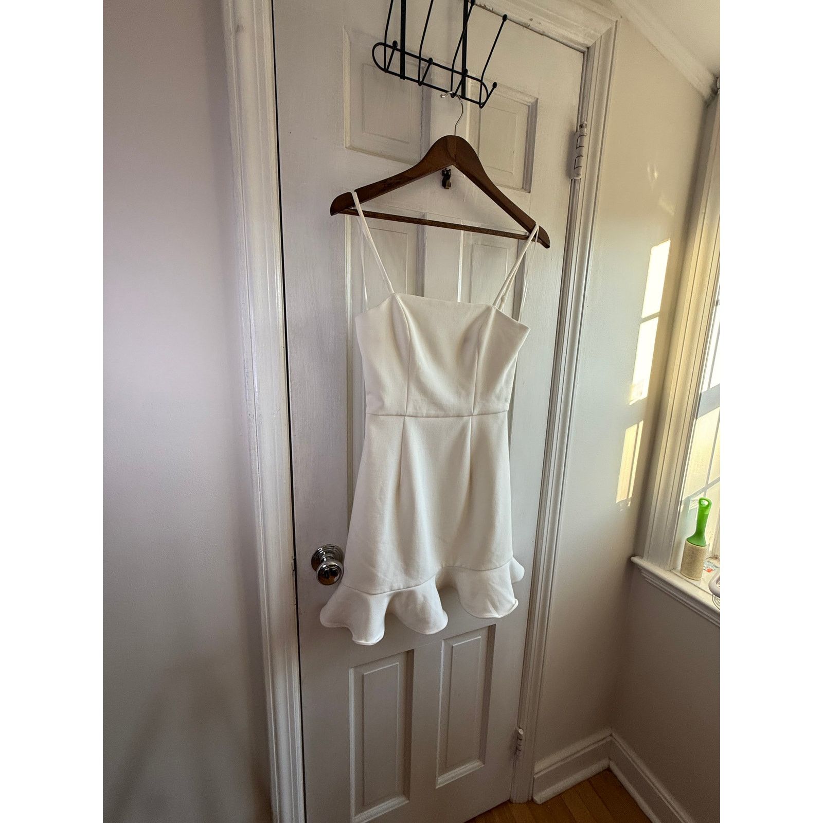 French Connection French Connection White Ruffle Strap Mini Dress Size 0 EUC Size XS / US 0-2 / IT 36-38 - 3 Thumbnail