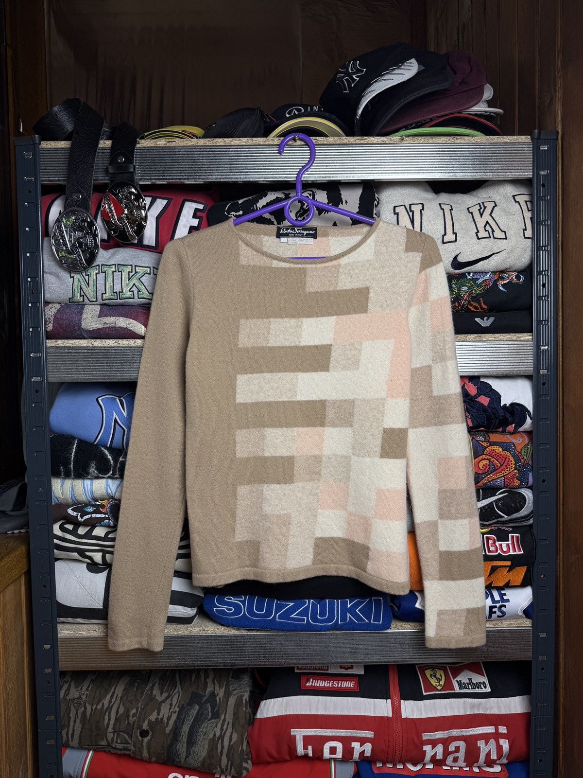 Salvatore Ferragamo Salvatore Ferragamo Cashmere Sweater Size M / US 6-8 / IT 42-44 - 1 Thumbnail