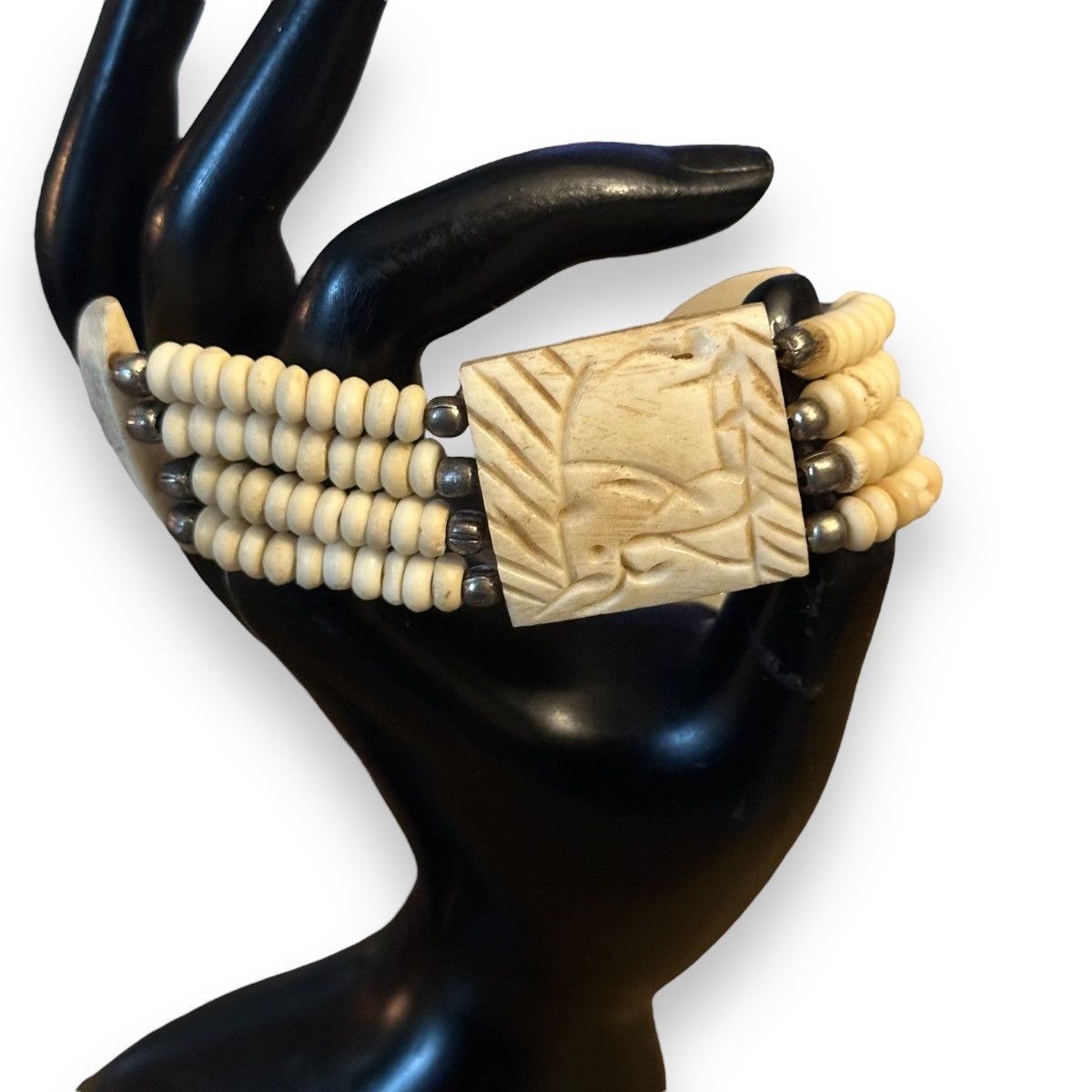 Vintage Vintage tribal carved bone bead bracelet Size ONE SIZE - 2 Thumbnail