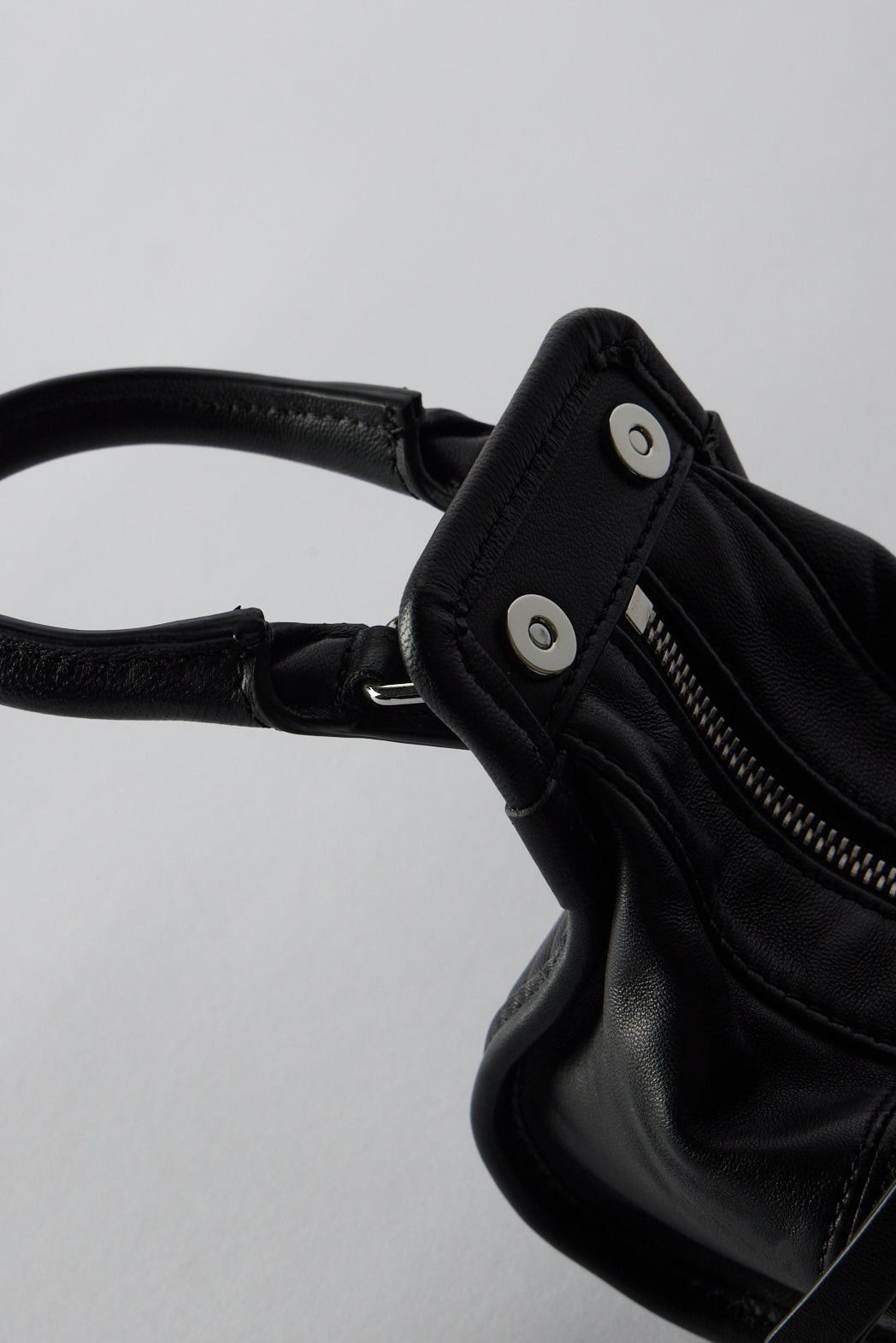 Diesel $875 Diesel D-Vina Bag purse Size ONE SIZE - 4 Thumbnail